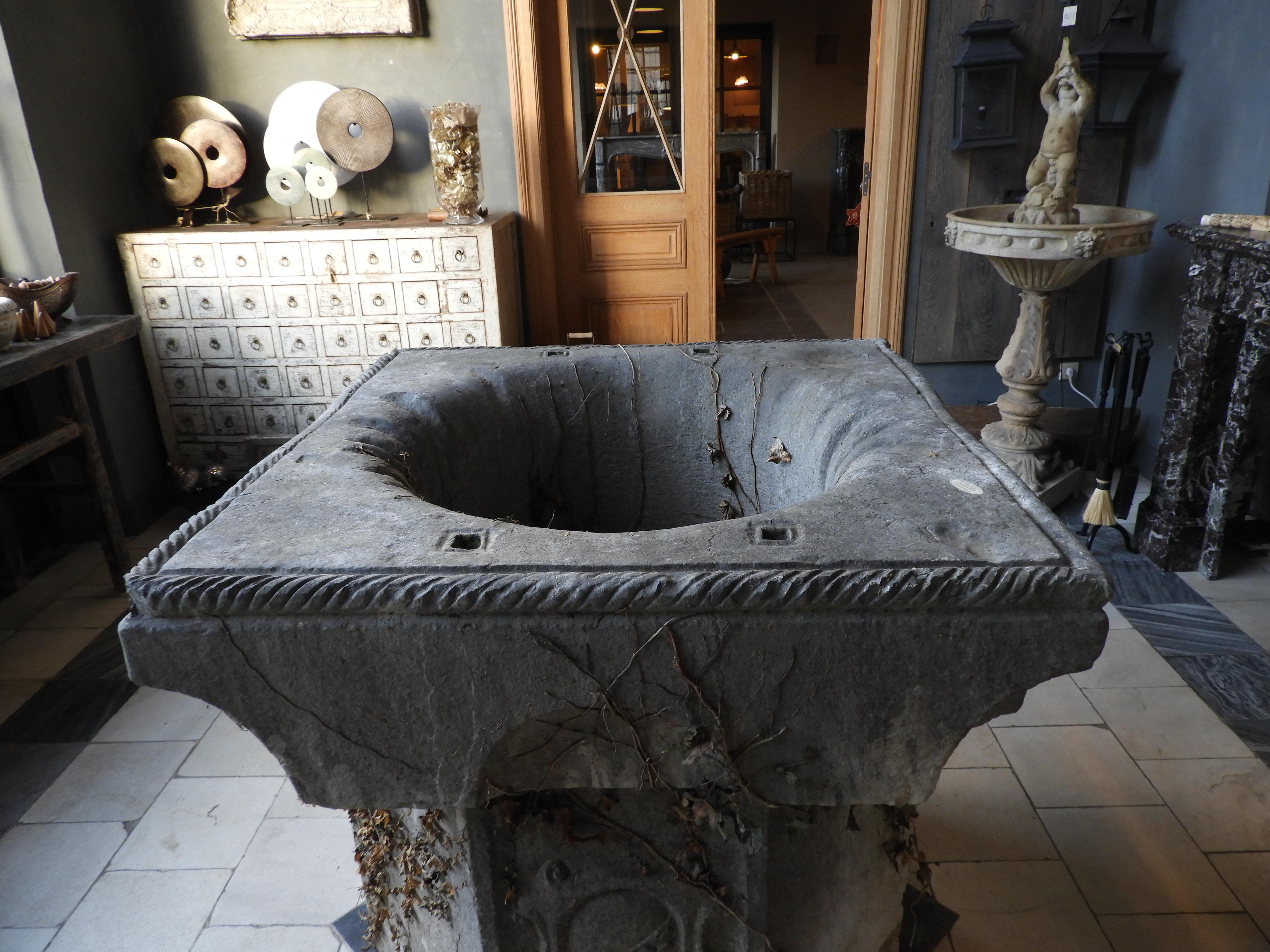 18th Century and Earlier 18th Century Venetian Limestone Wellhead For Sale