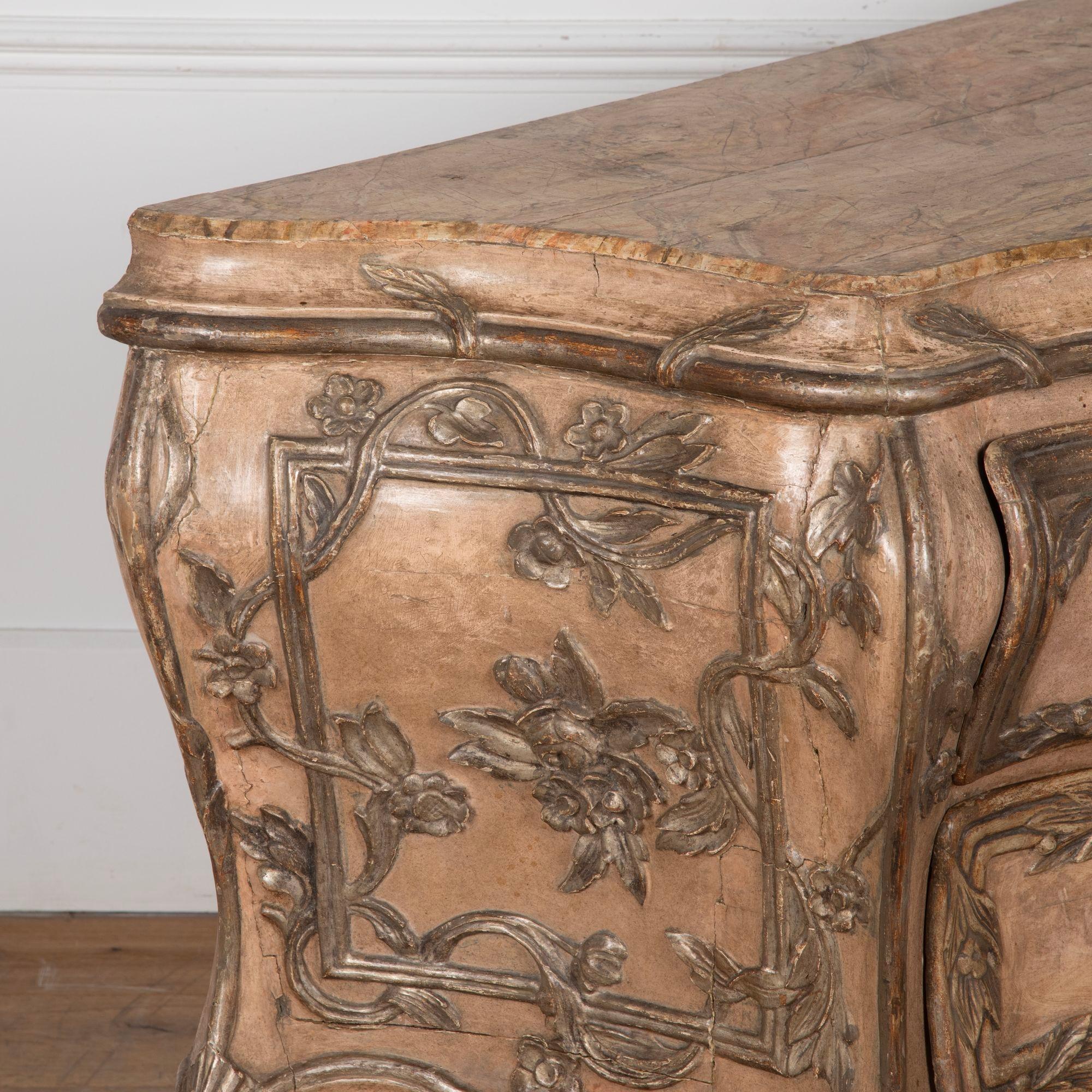 18th Century Venetian Louis XV Period Bombe Commode 1