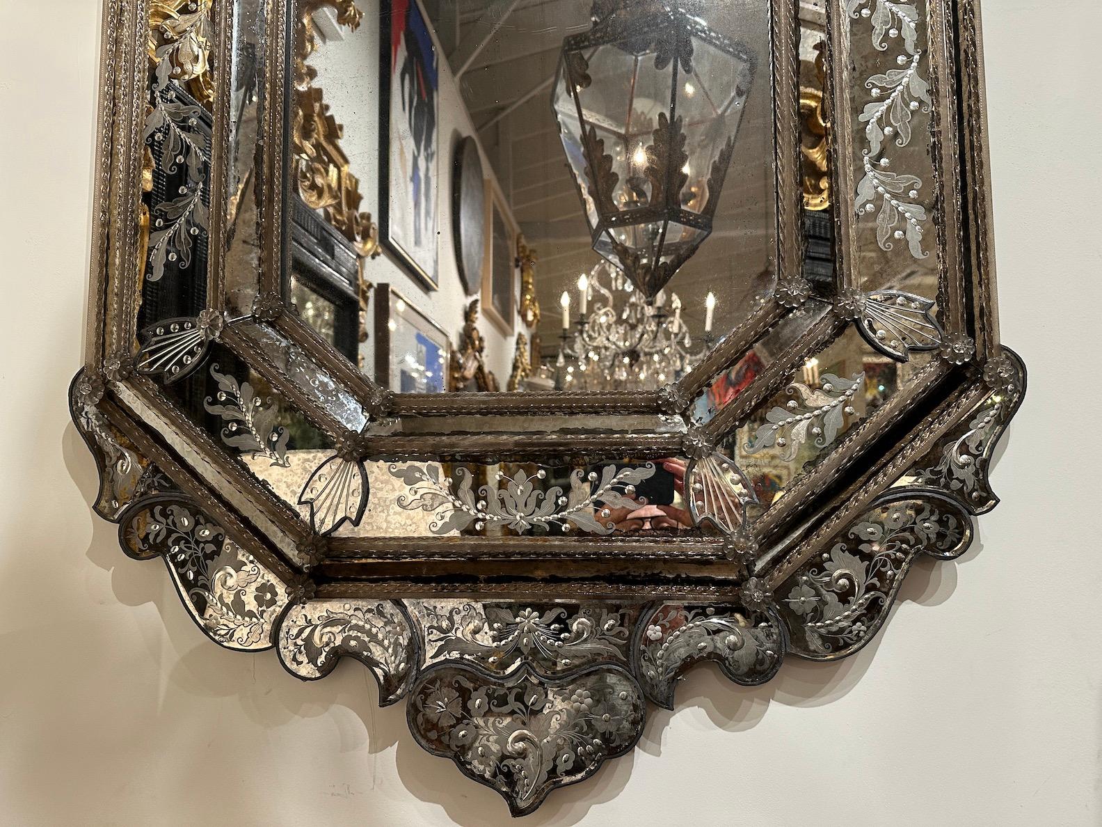 Specchio veneziano del XVIII secolo in vendita 4
