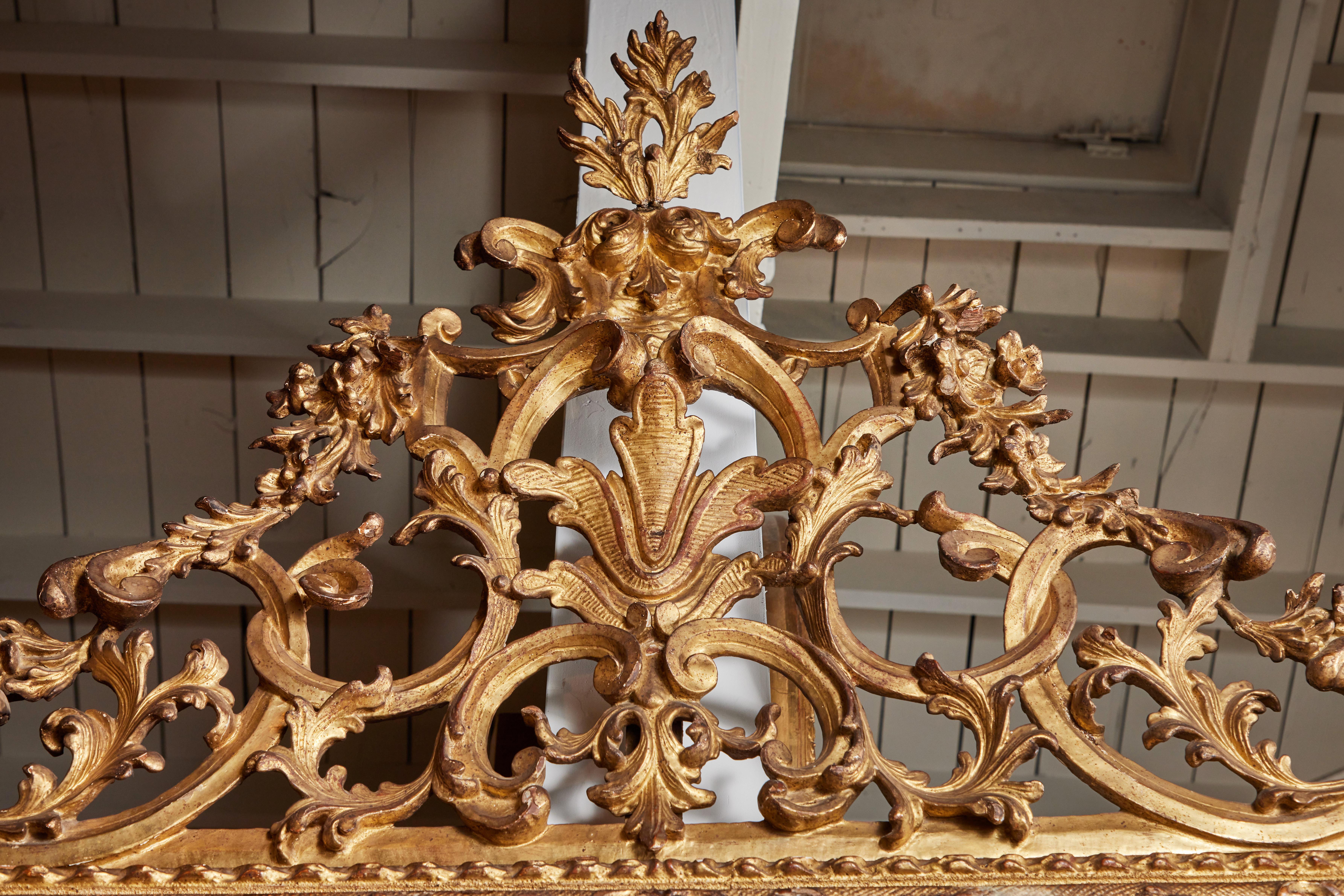 Hand-Carved 18th Century Venetian Mirror For Sale