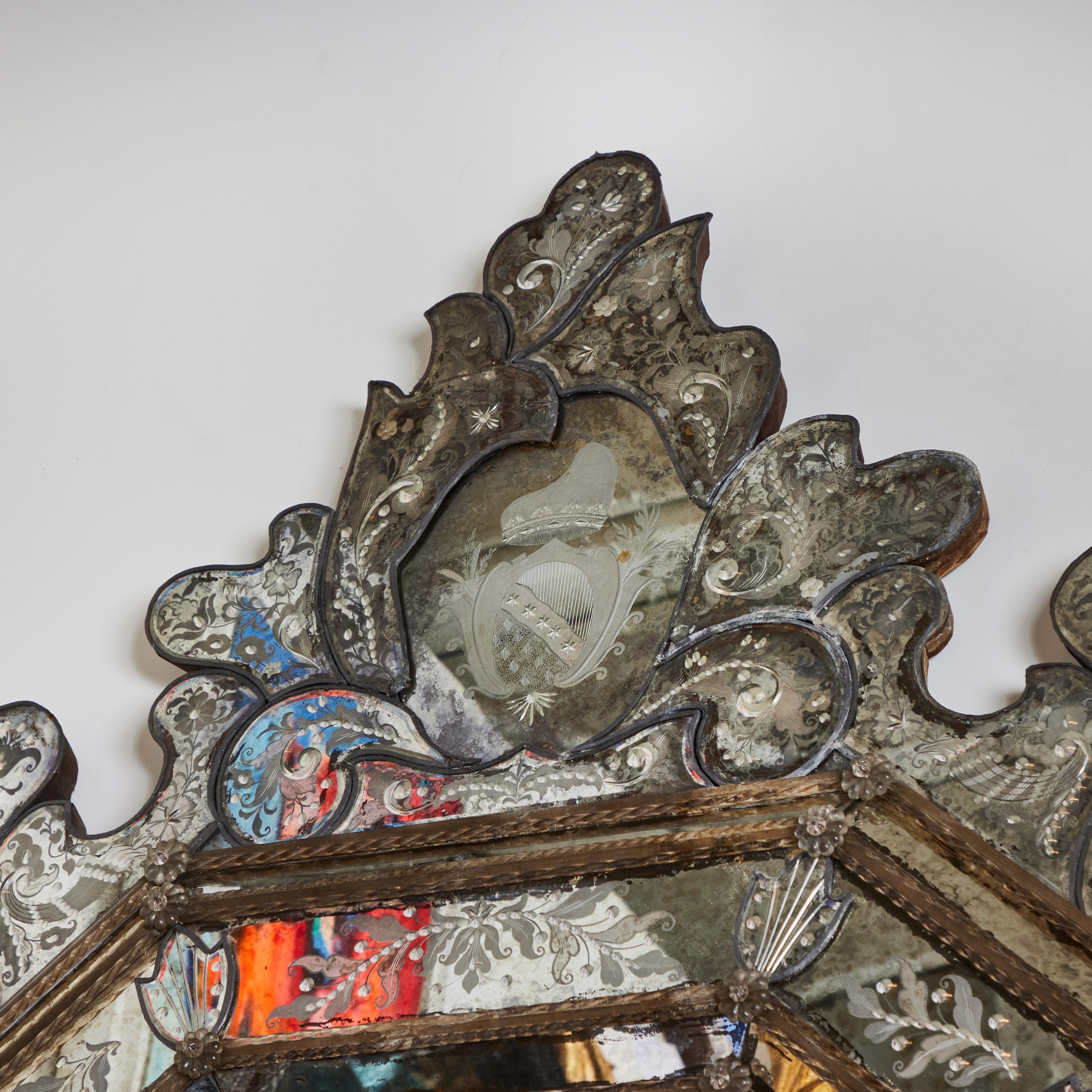 Realizzato con acquaforte Specchio veneziano del XVIII secolo in vendita