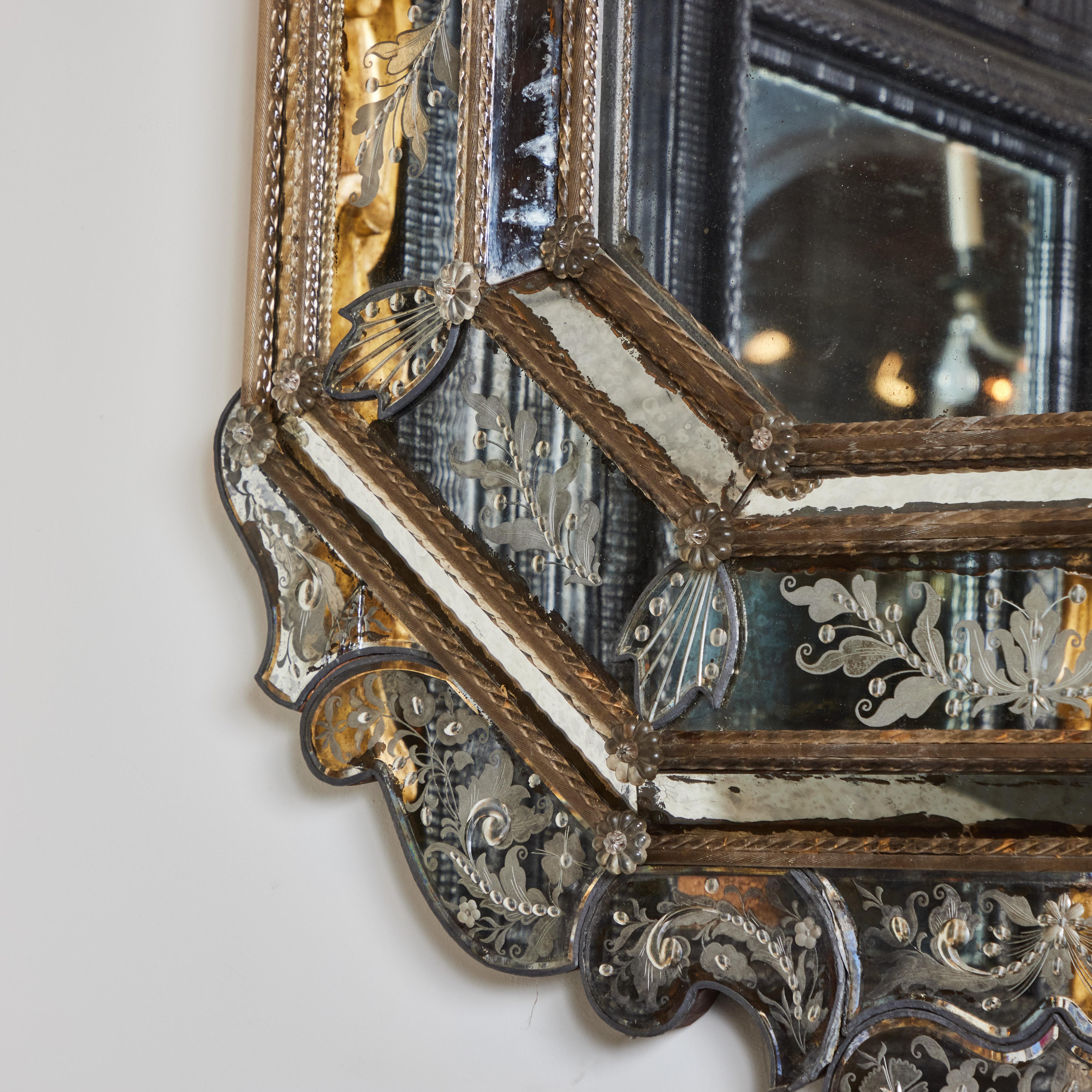 Specchio veneziano del XVIII secolo In condizioni buone in vendita a Los Angeles, CA