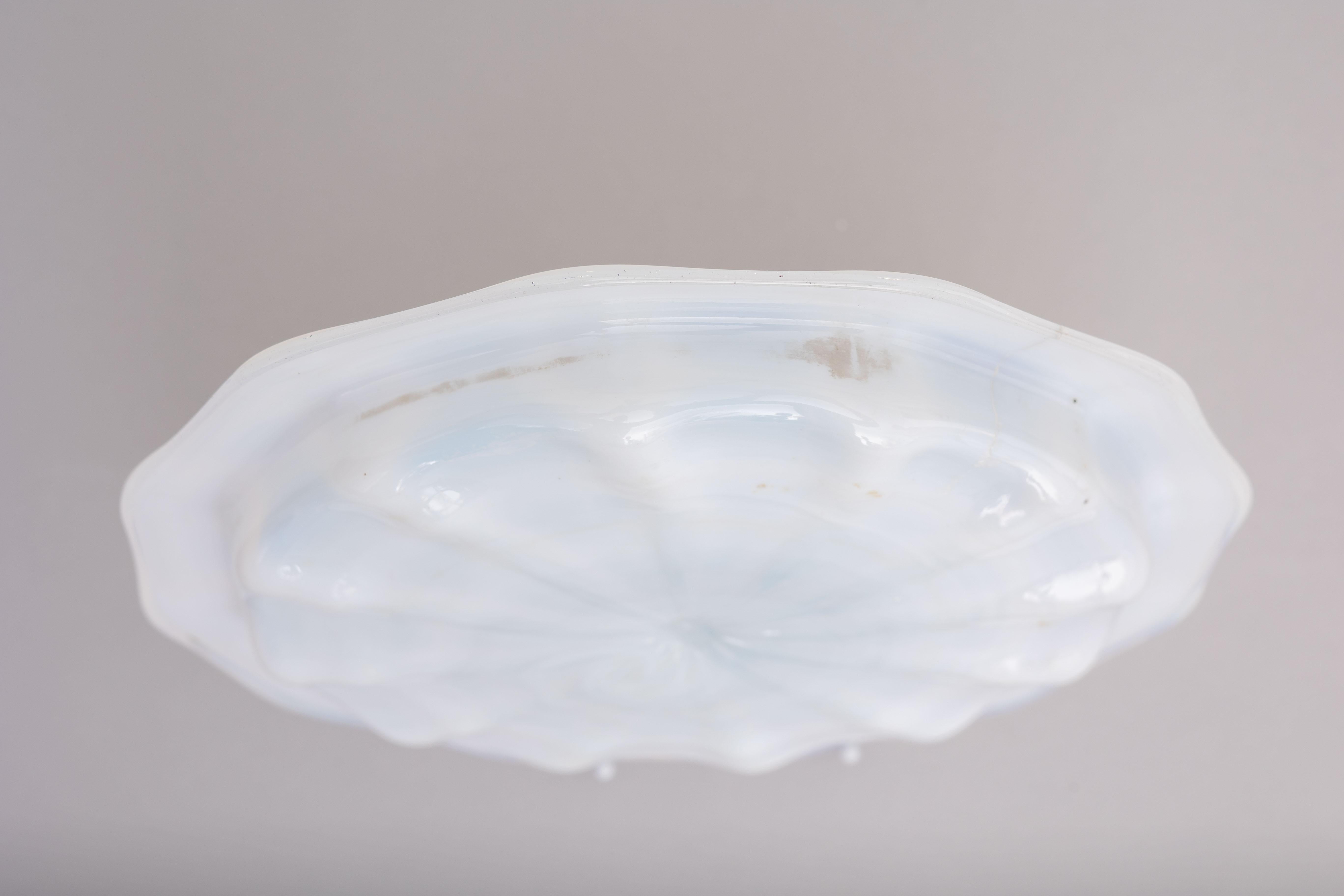 18th Century Venetian Opal Glass Dish In Good Condition For Sale In Fort Lauderdale, FL