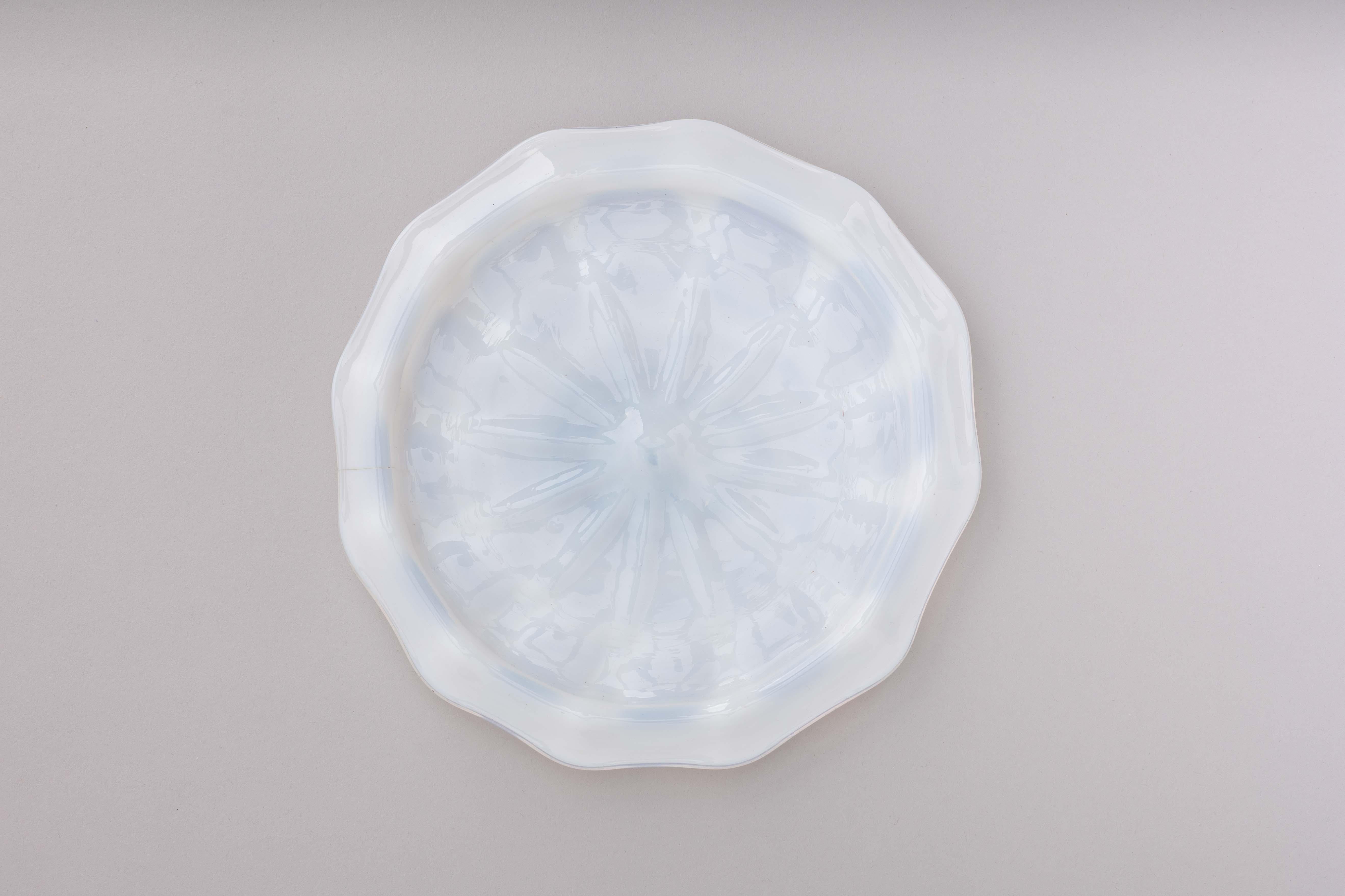 18th Century Venetian Opal Glass Dish For Sale 1