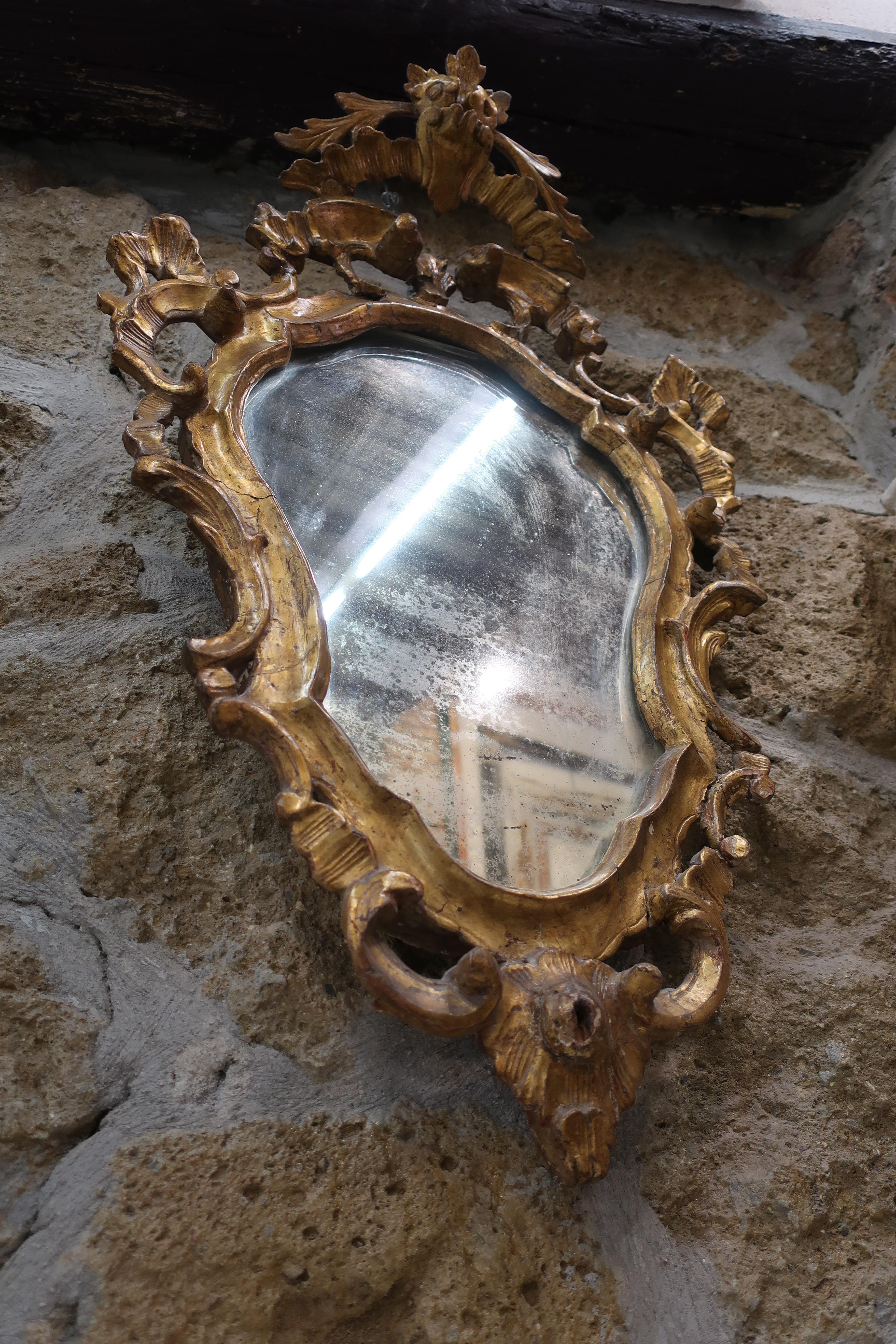 18th Century venetian Rococò gilded wood mirror in pure gold For Sale 2