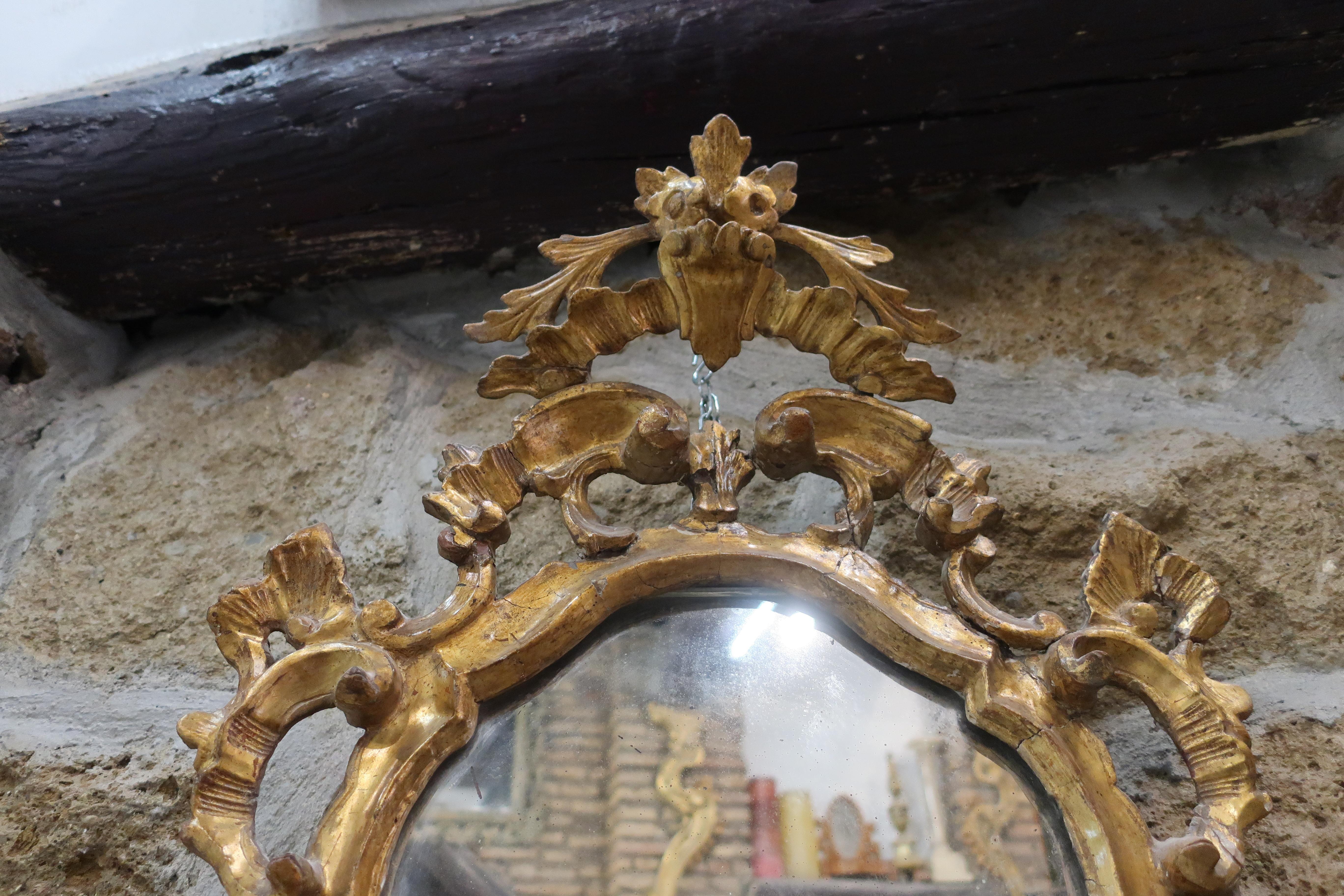 18th Century venetian Rococò gilded wood mirror in pure gold For Sale 4