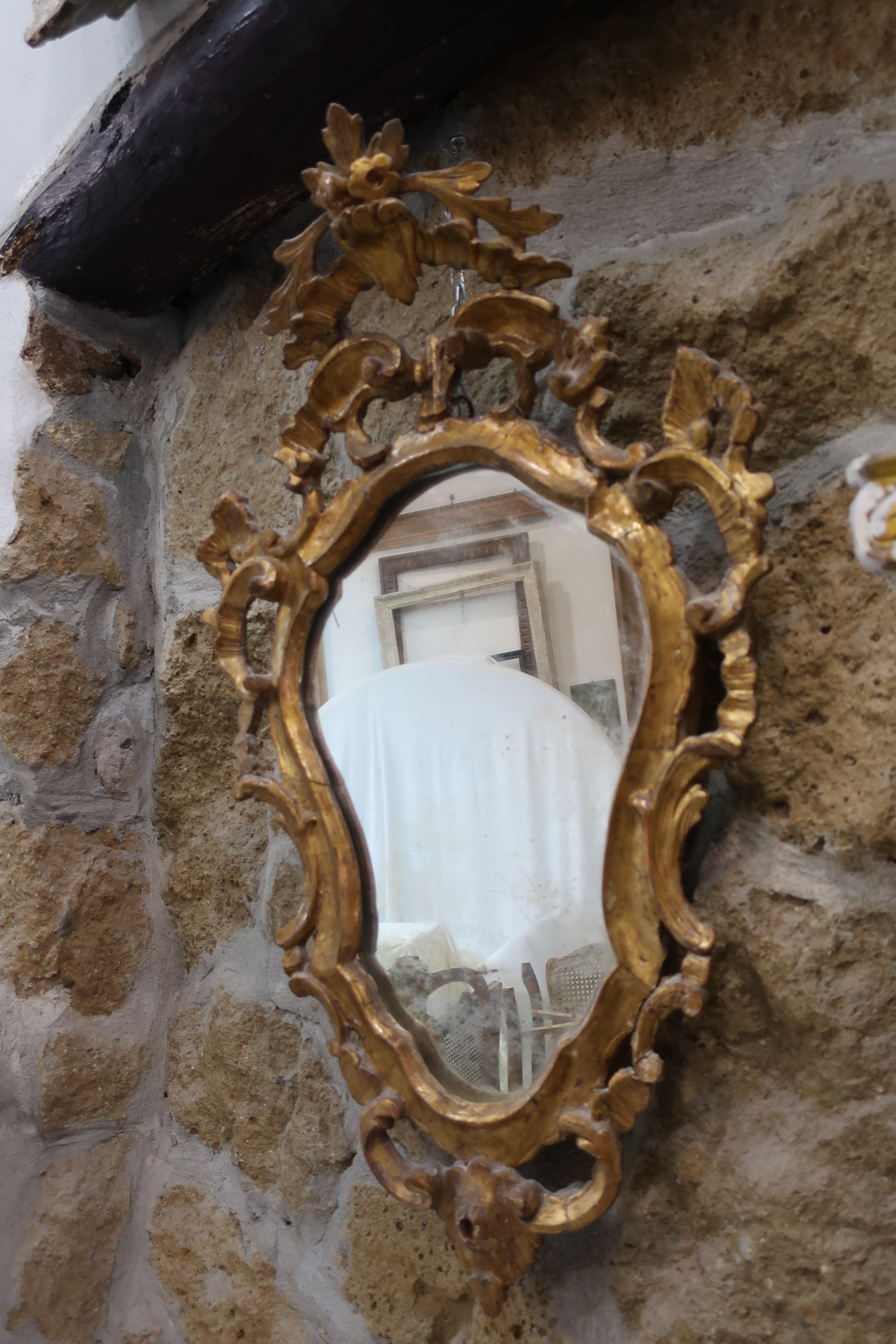 18th Century venetian Rococò gilded wood mirror in pure gold For Sale 5