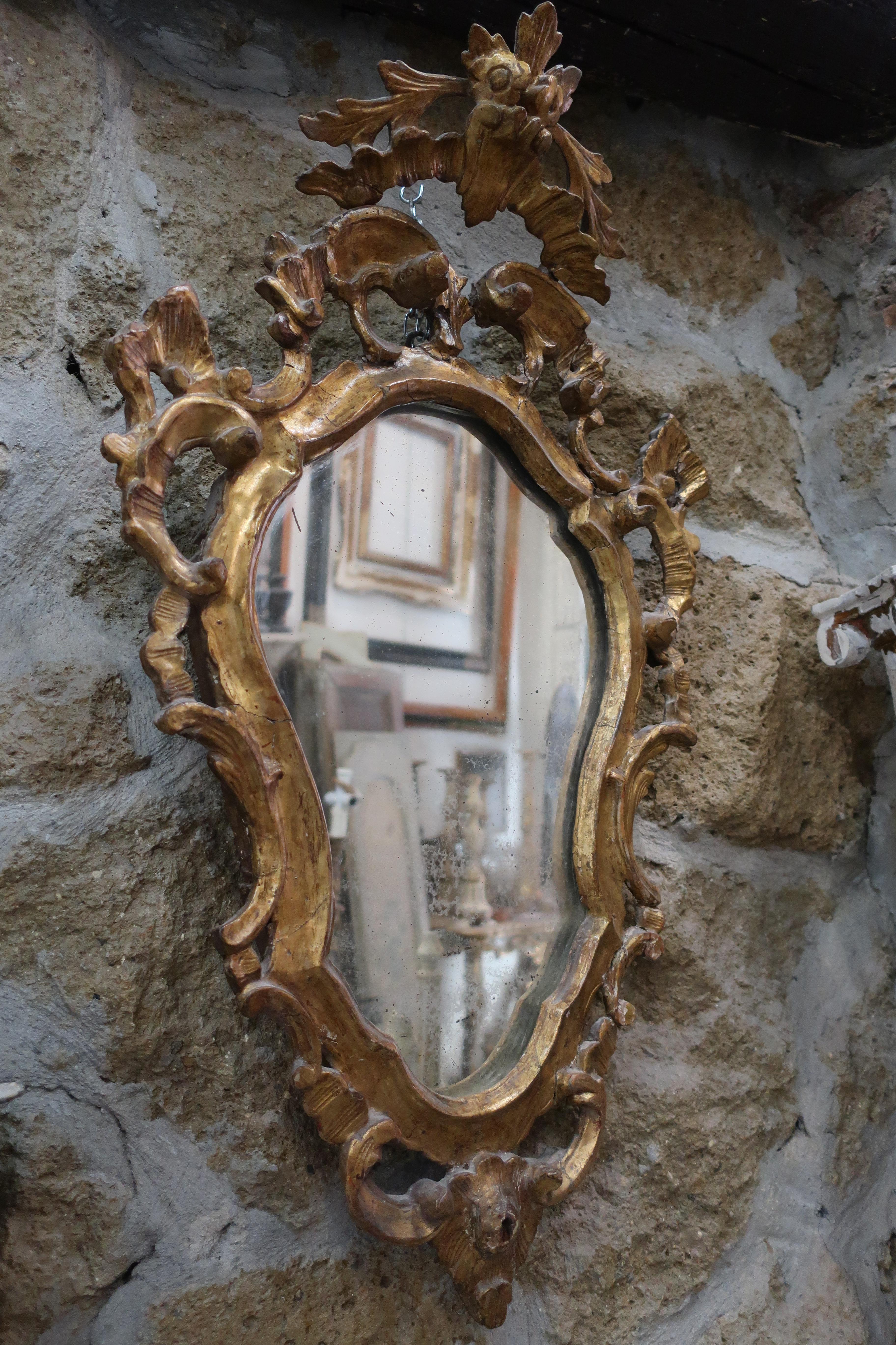18th Century venetian Rococò gilded wood mirror in pure gold For Sale 8
