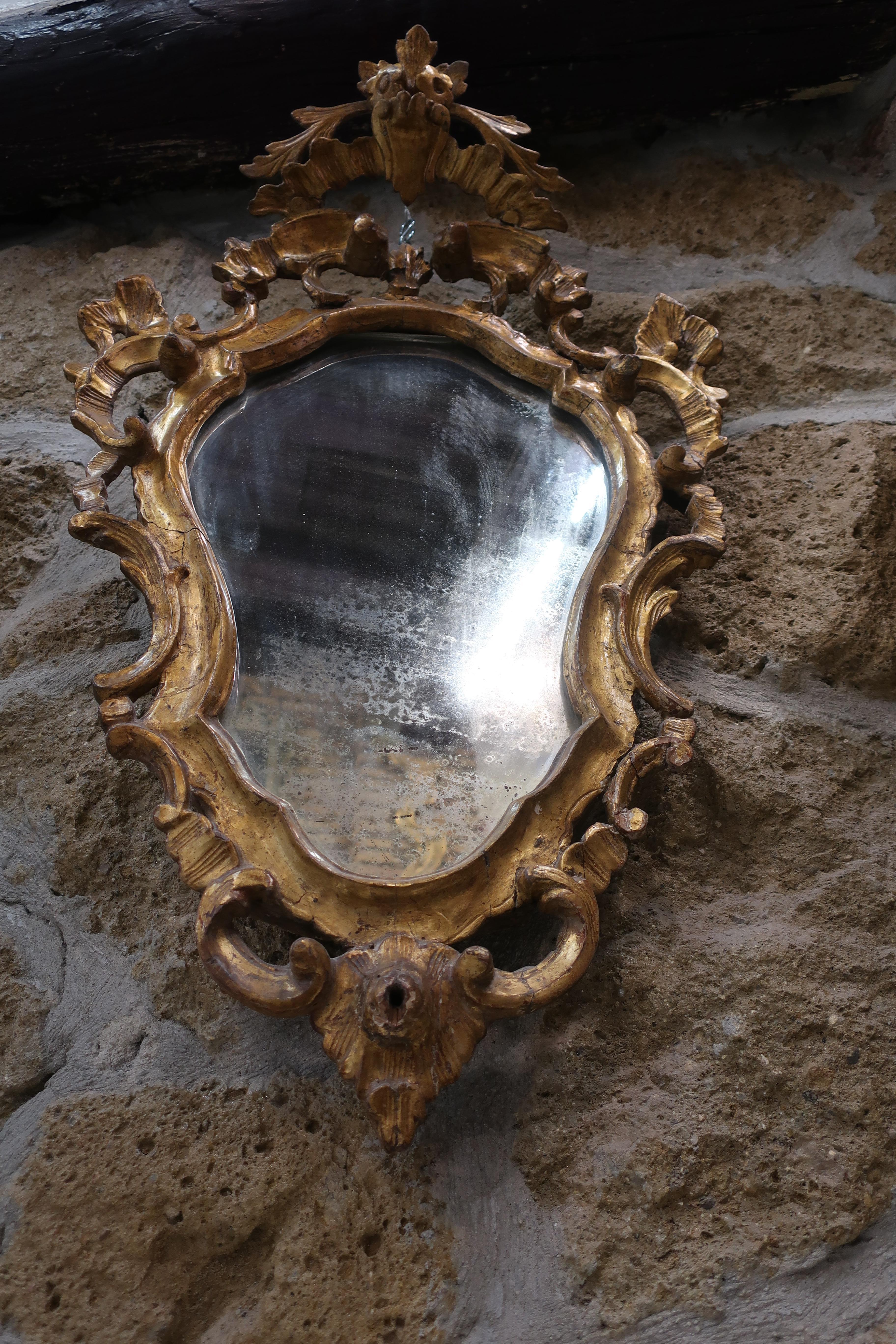 18th Century venetian Rococò gilded wood mirror in pure gold For Sale 1