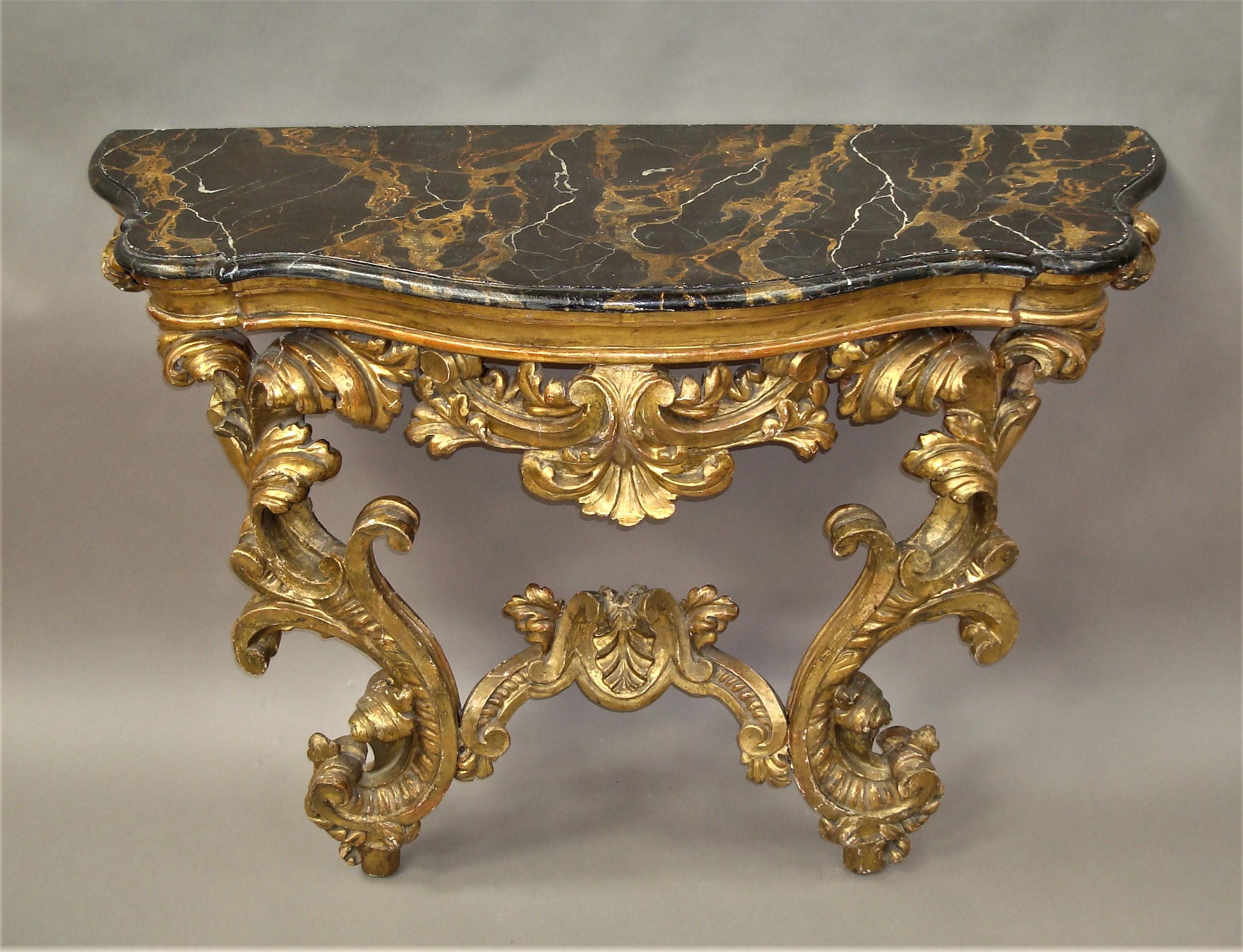 18th Century Venetian Rococo Giltwood Console Table (Italienisch) im Angebot