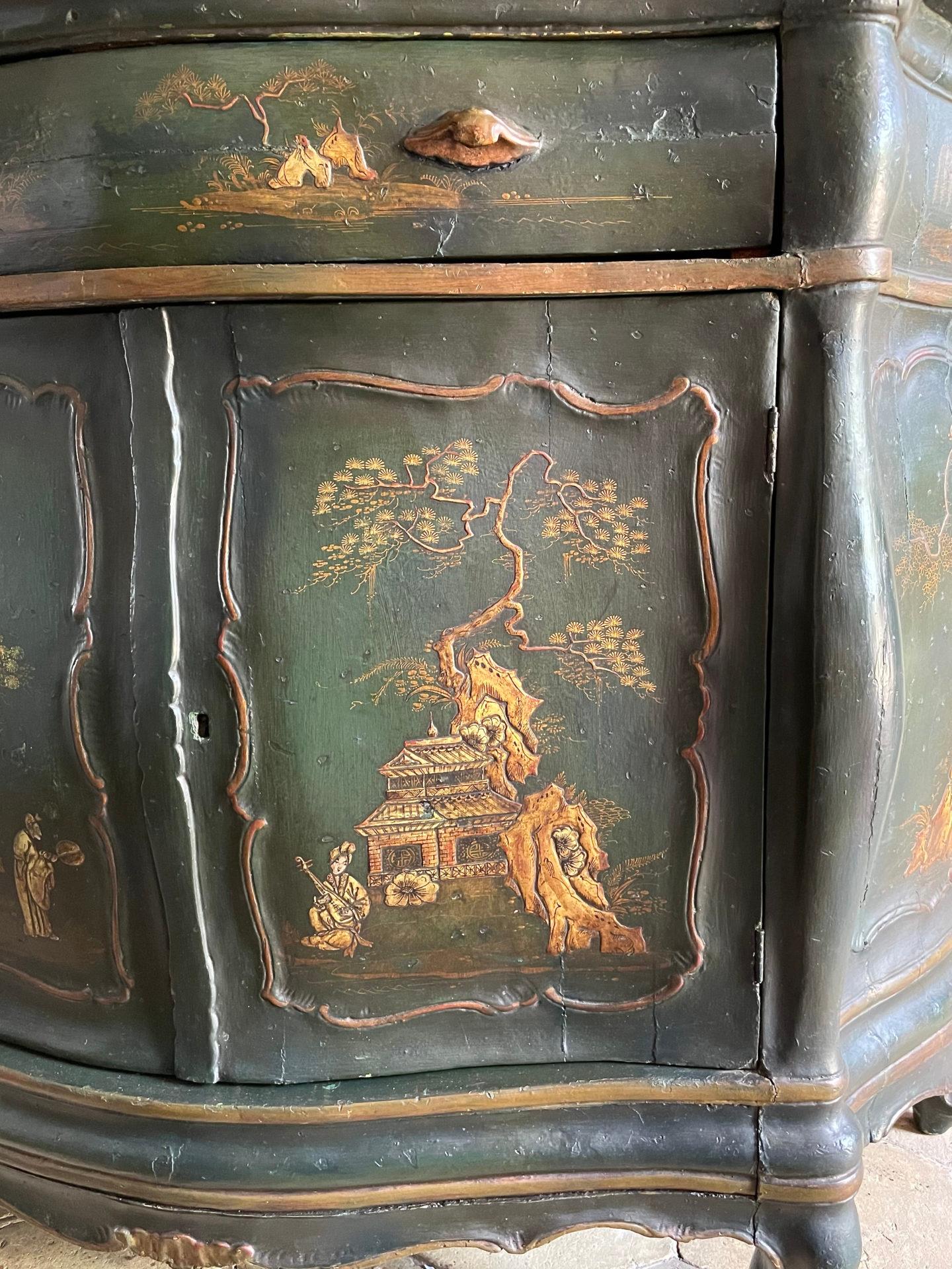 19th Century Venetian Rococo Lacquer Cabinet For Sale 2
