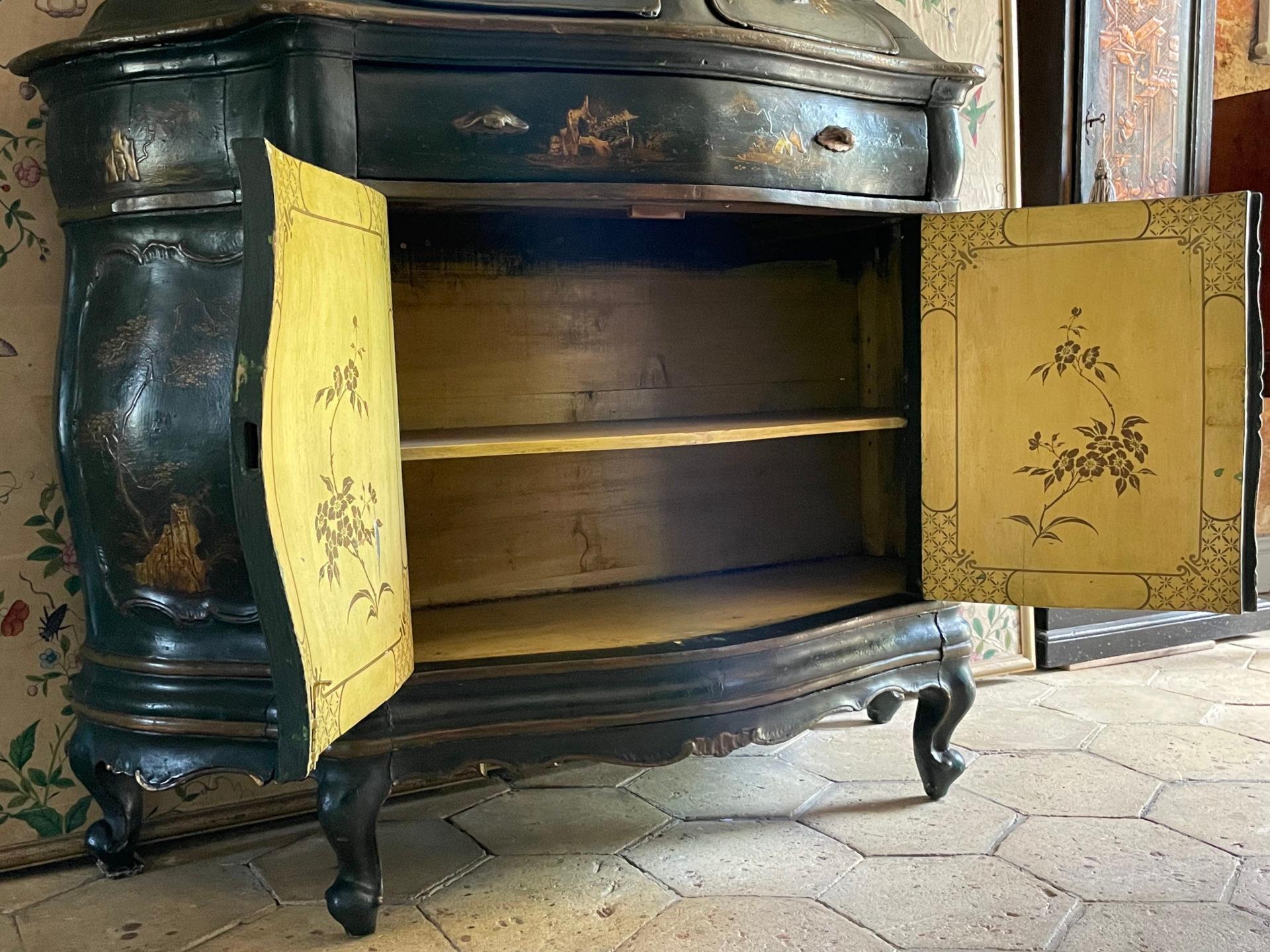 19th Century Venetian Rococo Lacquer Cabinet For Sale 5