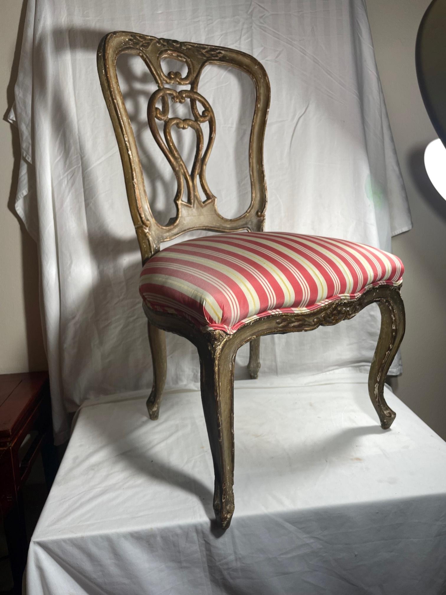 18th Century Venetian Rococo Polychrome and Gilded Chair For Sale 6