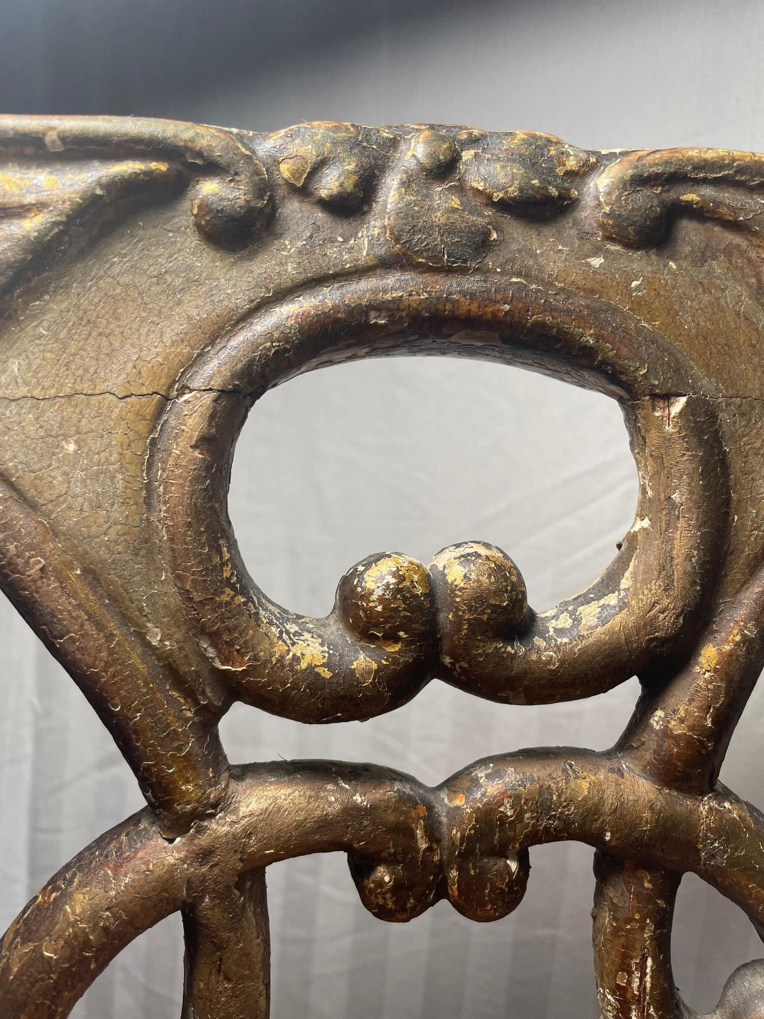Chaise rococo vénitienne du 18ème siècle polychrome et dorée en vente 1