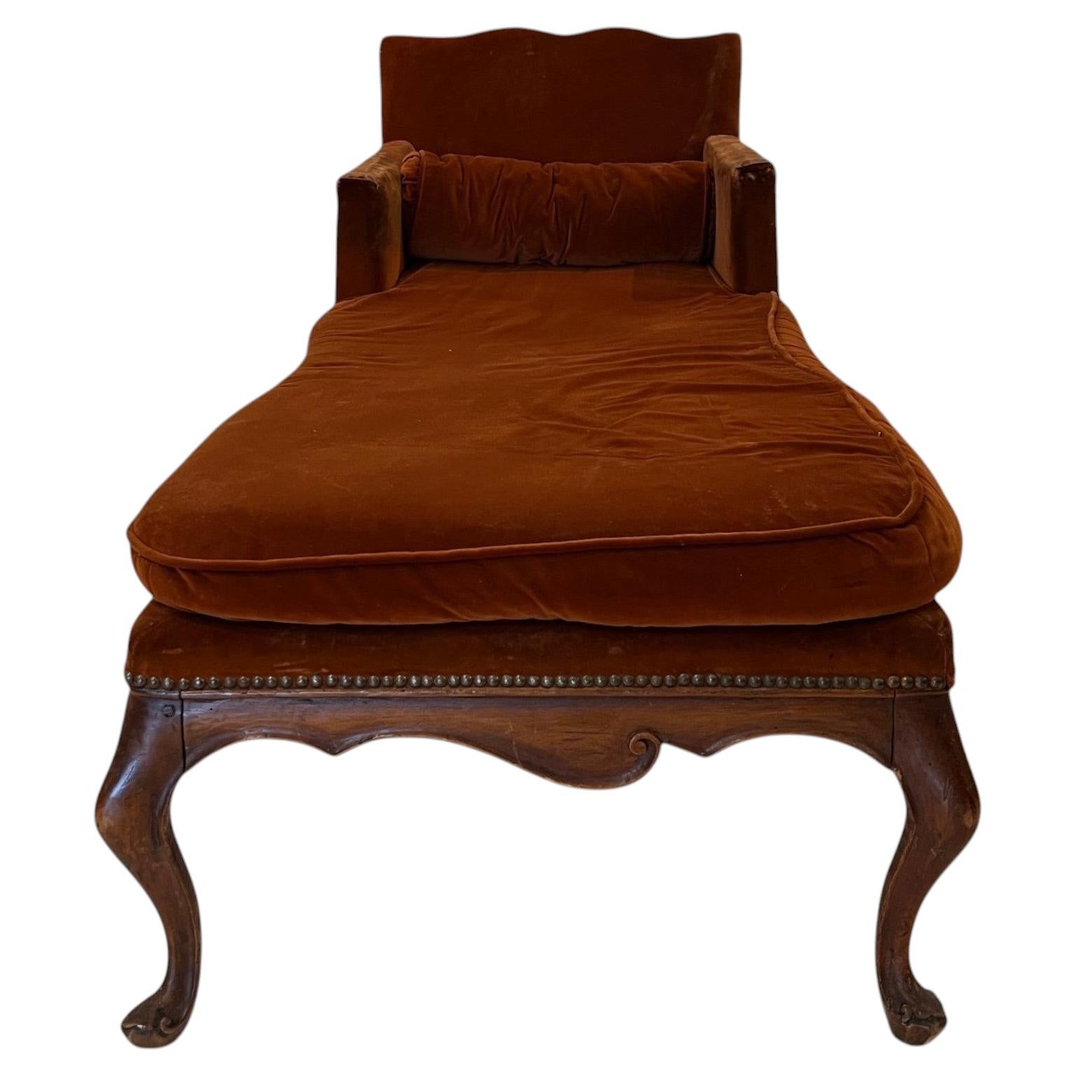 18th Century Venetian Walnut Chaise For Sale