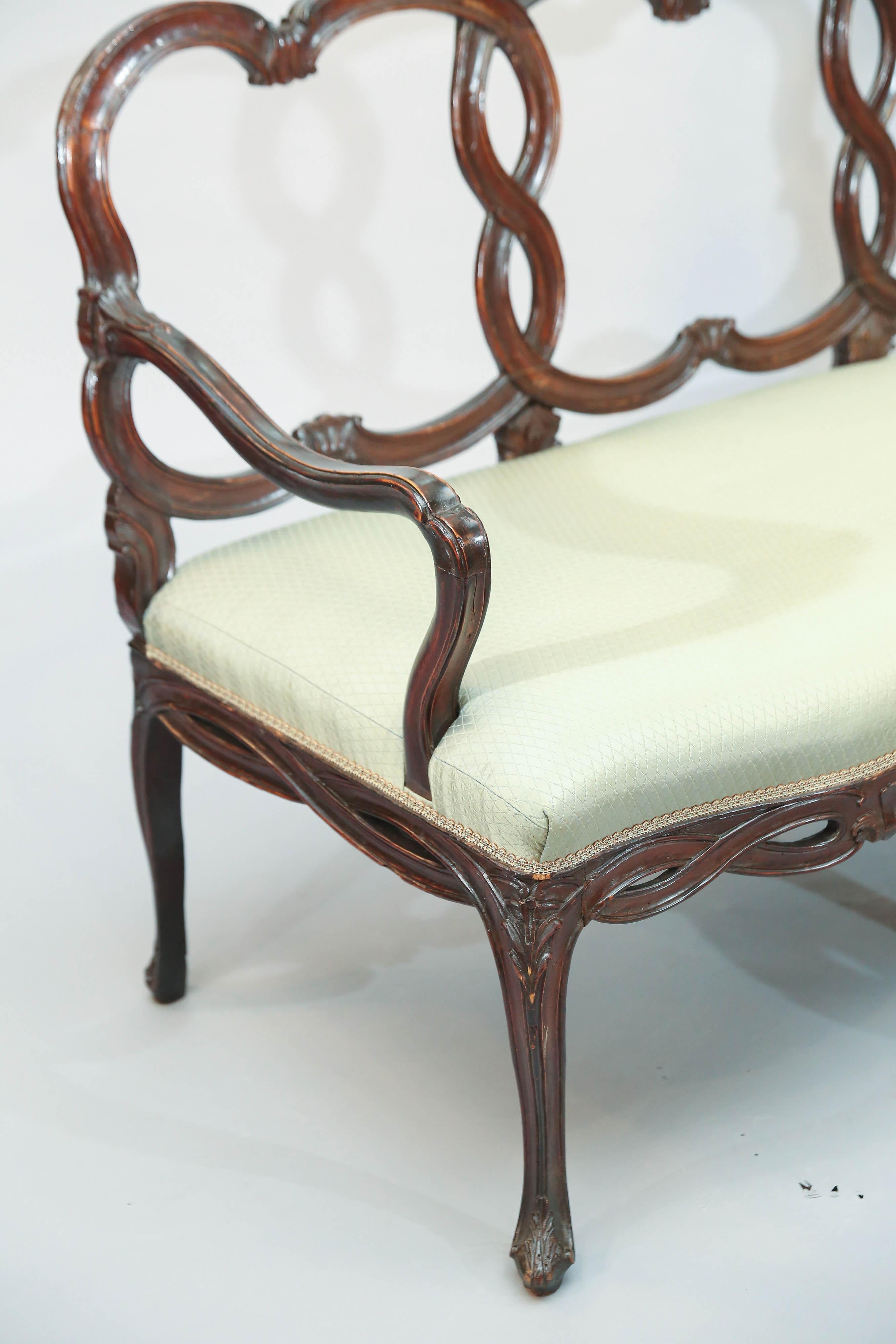18th Century Venetian Walnut Hall Settee  In Distressed Condition For Sale In Houston, TX