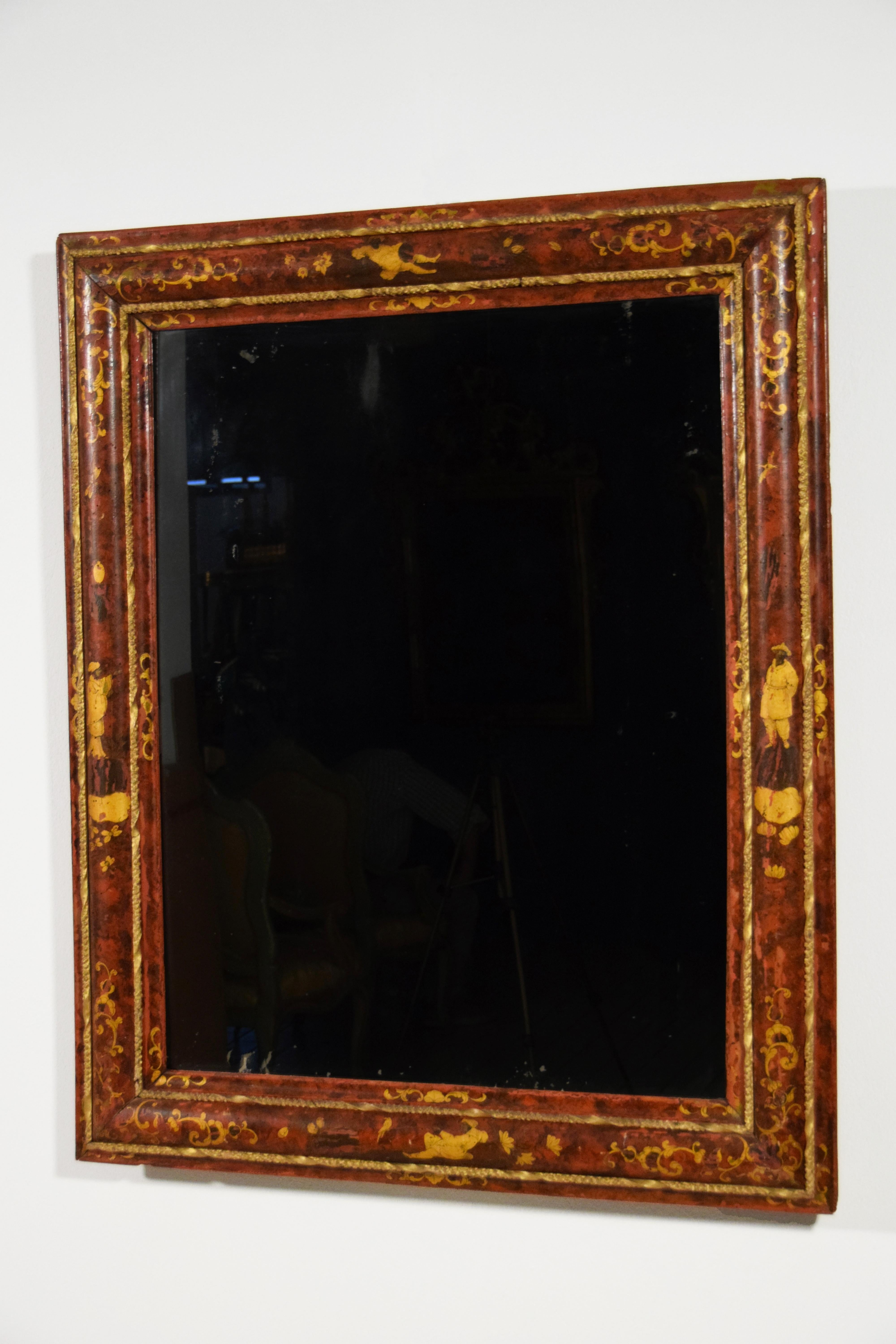 Venezianischer Holzspiegel aus dem 18. Jahrhundert, lackiert mit Chinoiserie (Handbemalt) im Angebot