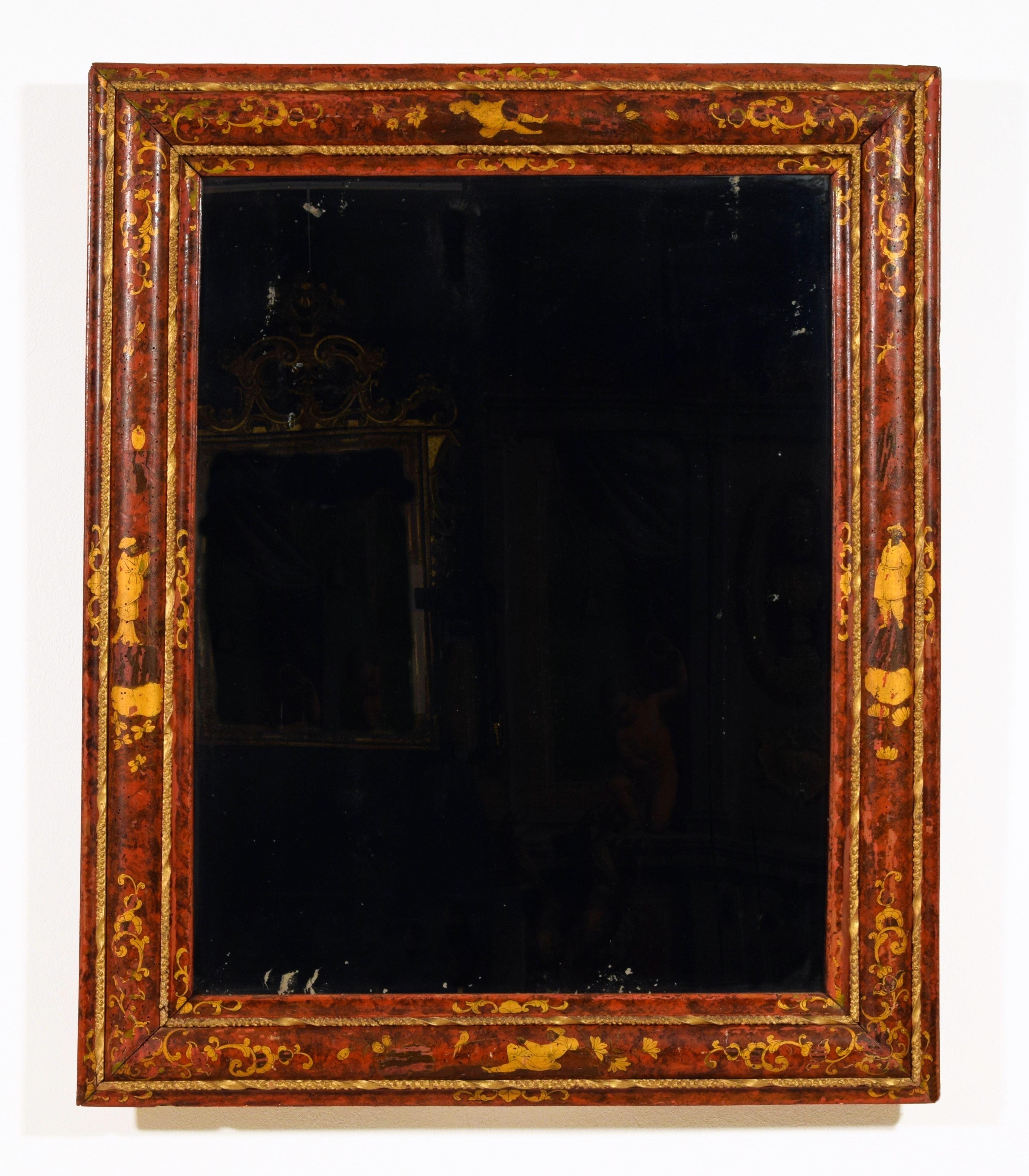 Specchio veneziano del XVIII secolo in legno laccato con cineserie