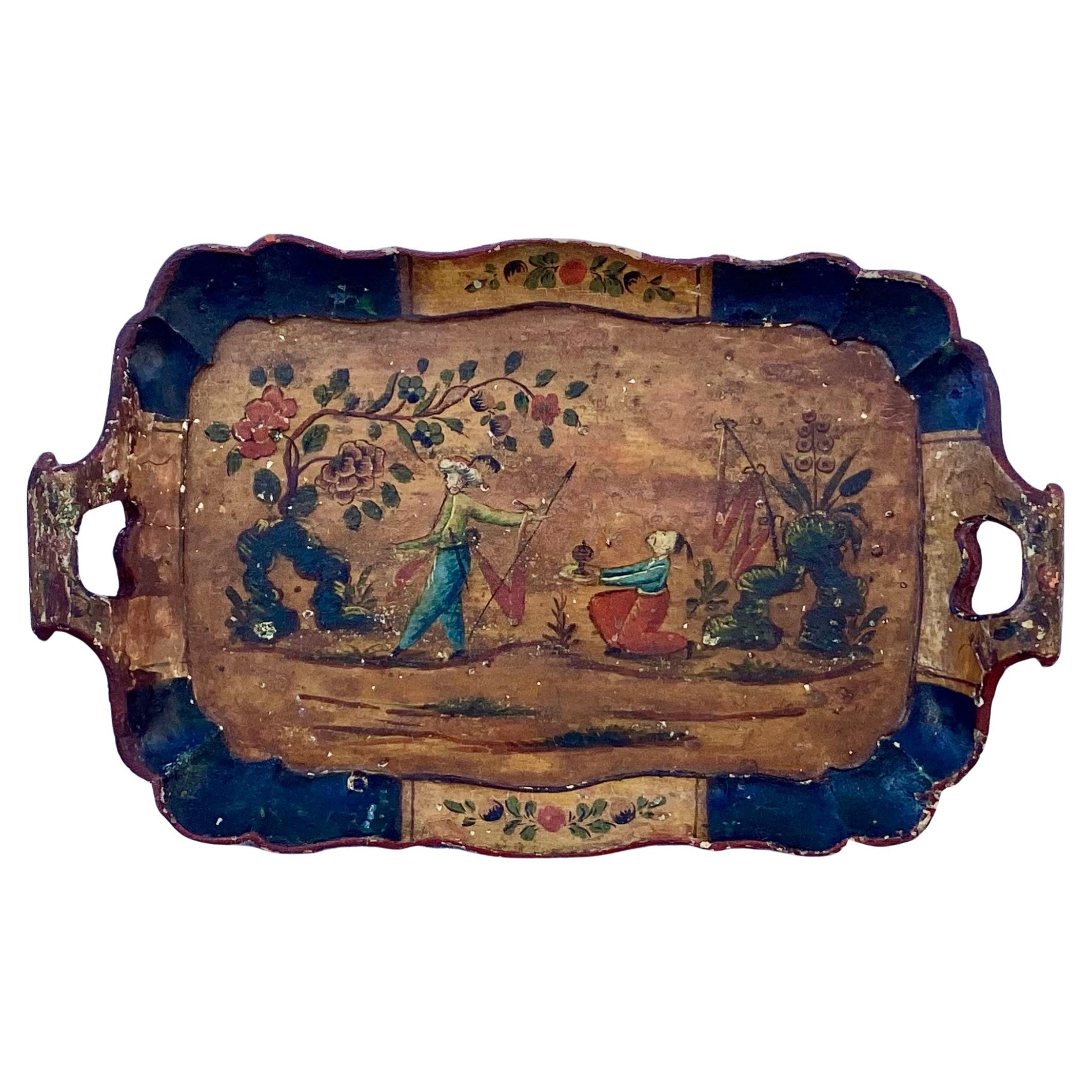 Großes venezianisches Holztablett aus dem 18. Jahrhundert mit Chinoiserie-Dekor. Blumen und chinesische Figuren in den Farben Rot und Grün auf dunklem Holzhintergrund.