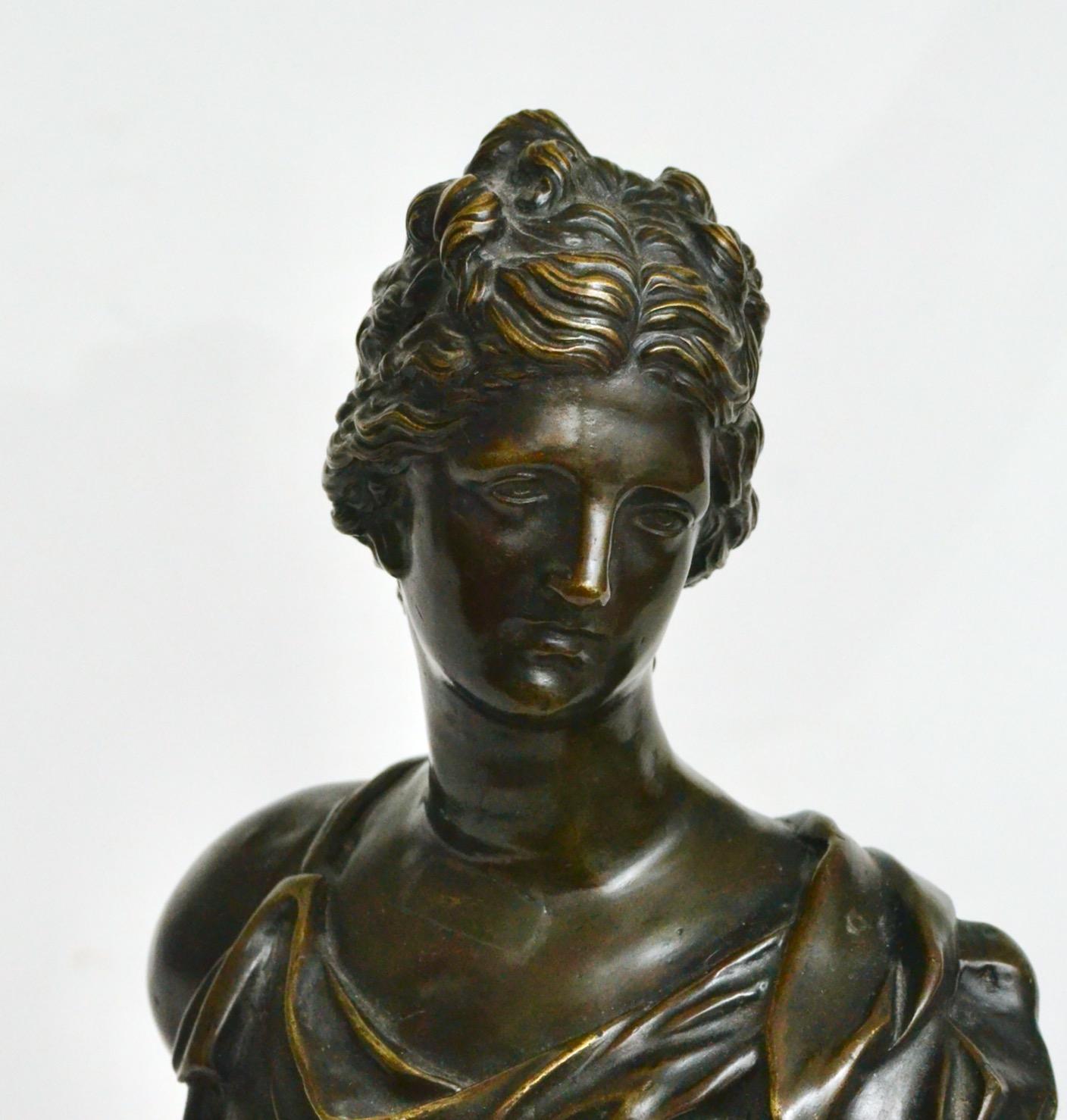 18th century Venus de’ Medici Bronze Bust For Sale 4