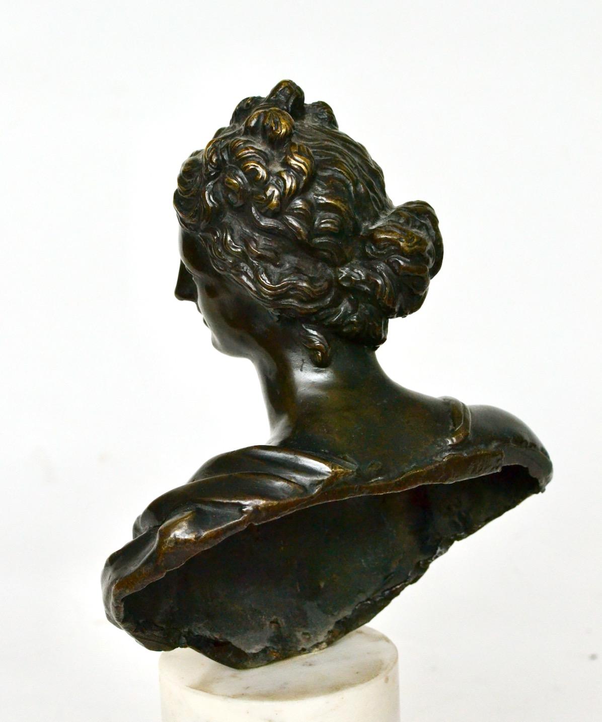 Italian 18th century Venus de’ Medici Bronze Bust For Sale