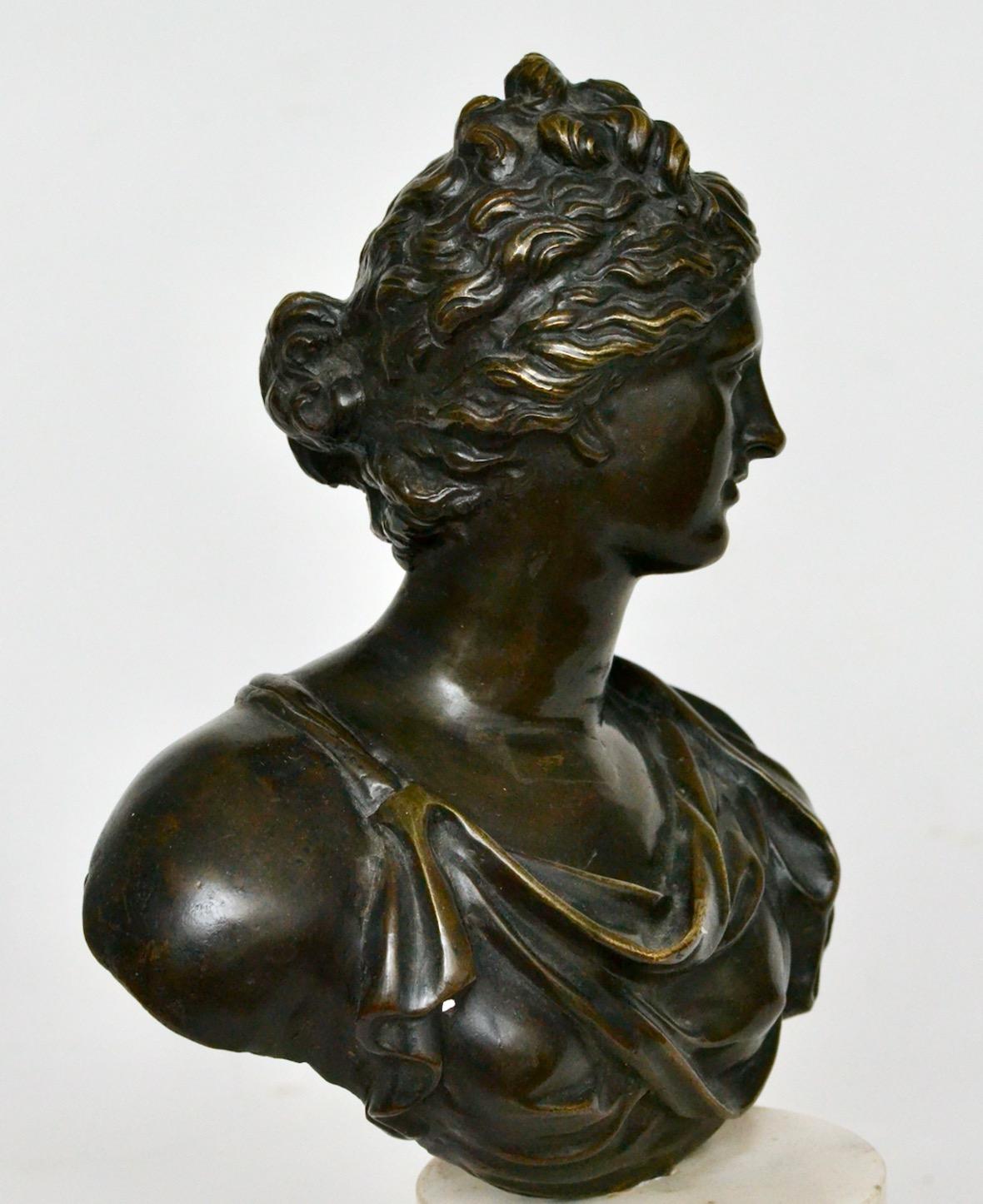 18th century Venus de’ Medici Bronze Bust For Sale 1