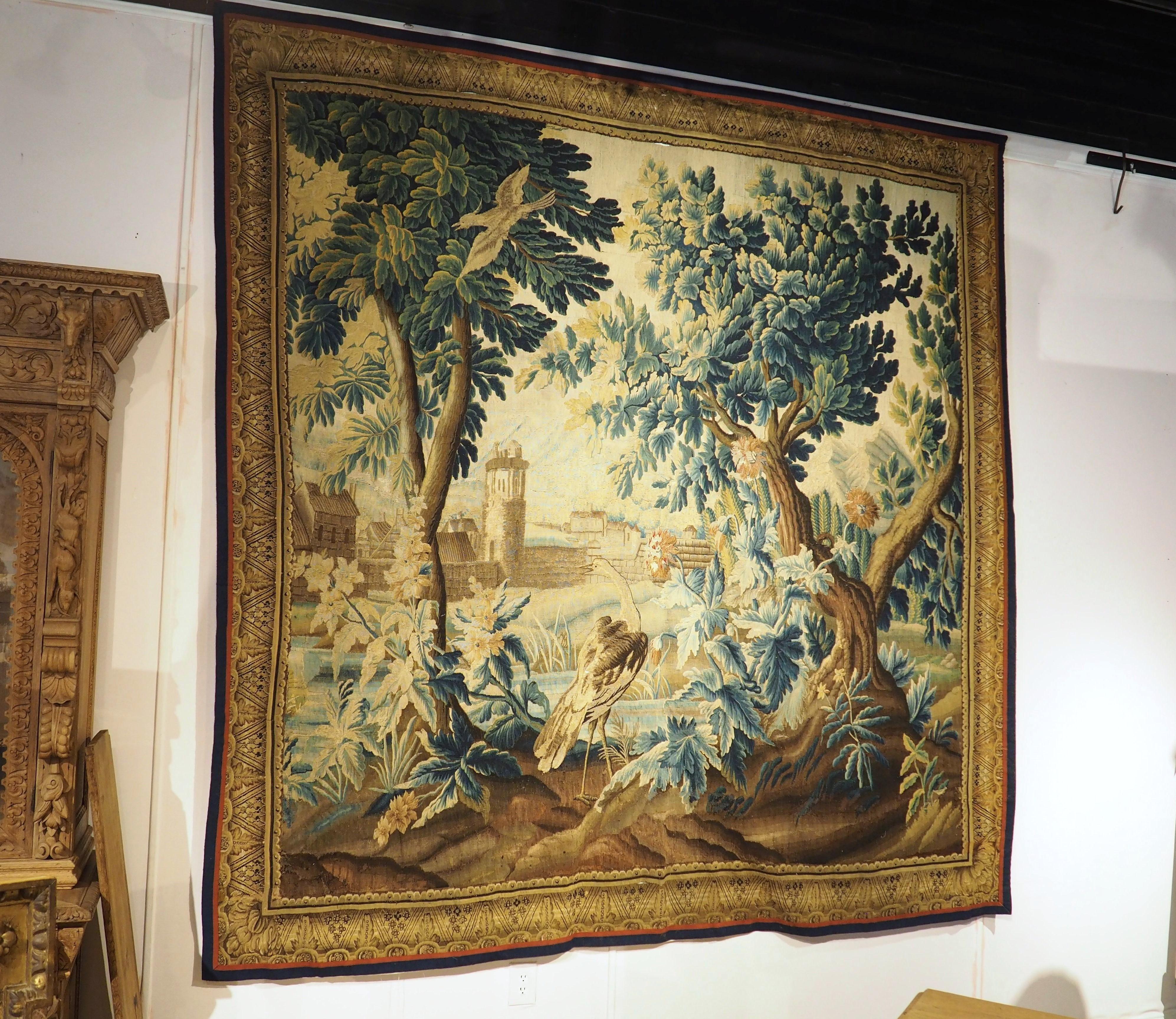 Verdure „Exotique“ Wandteppich aus Wolle und Seide aus Flandern, 18. Jahrhundert (Handgewebt) im Angebot