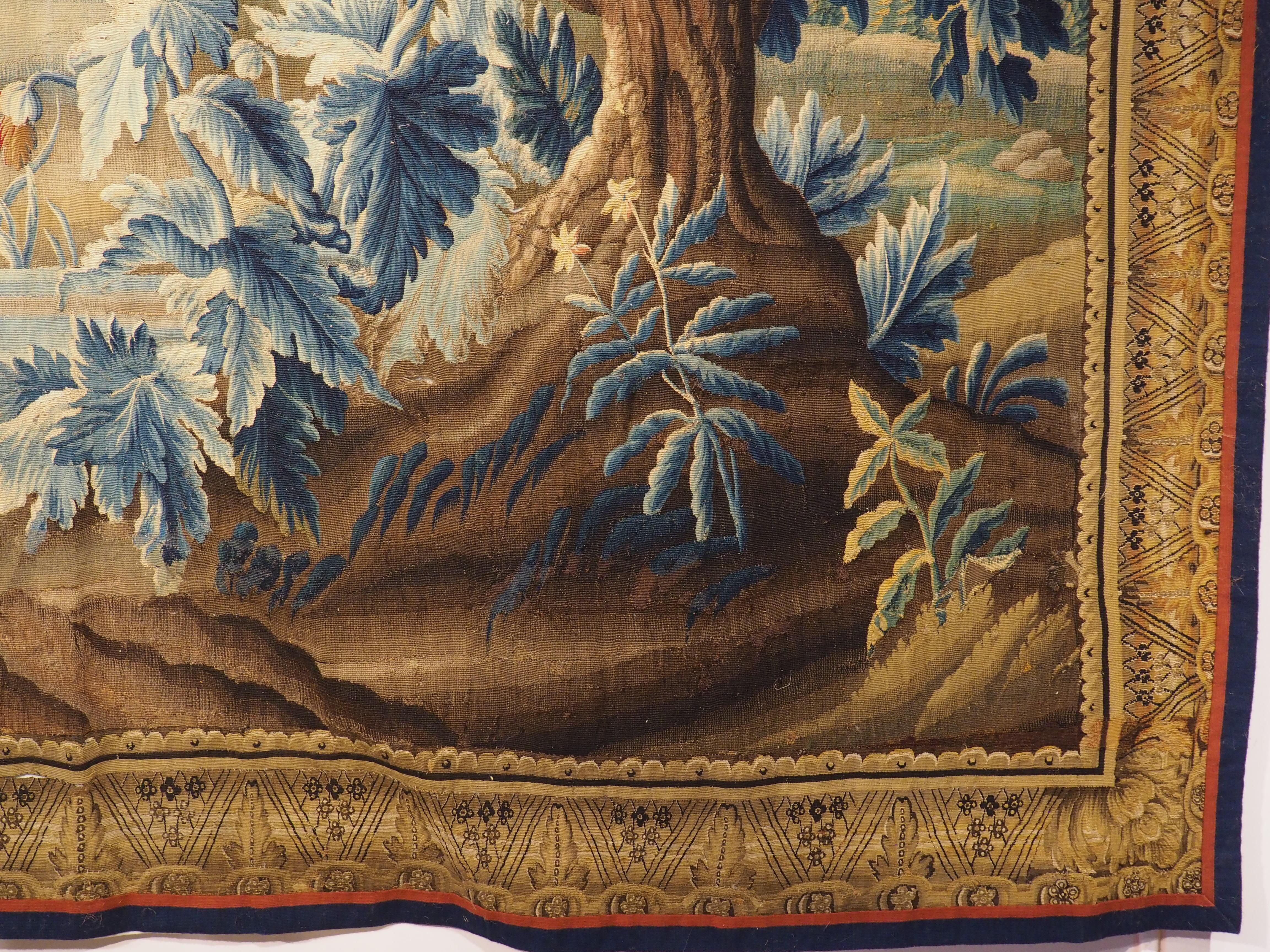 Verdure „Exotique“ Wandteppich aus Wolle und Seide aus Flandern, 18. Jahrhundert (18. Jahrhundert und früher) im Angebot