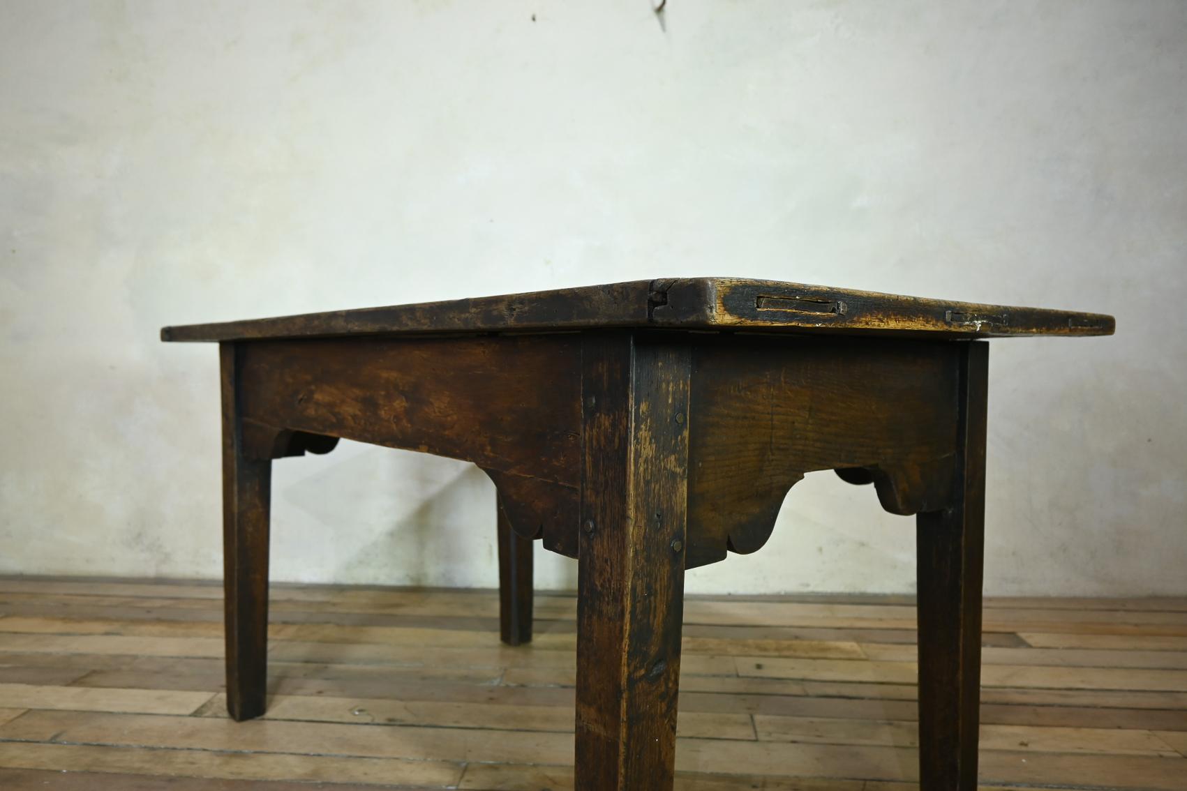 A Small 18th Century Vernacular Oak Country Farmhouse Table For Sale 5