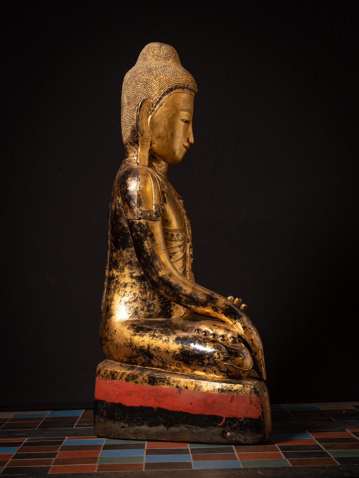 XVIIIe siècle Très grande statue de Bouddha birmane ancienne et spéciale en vente 9