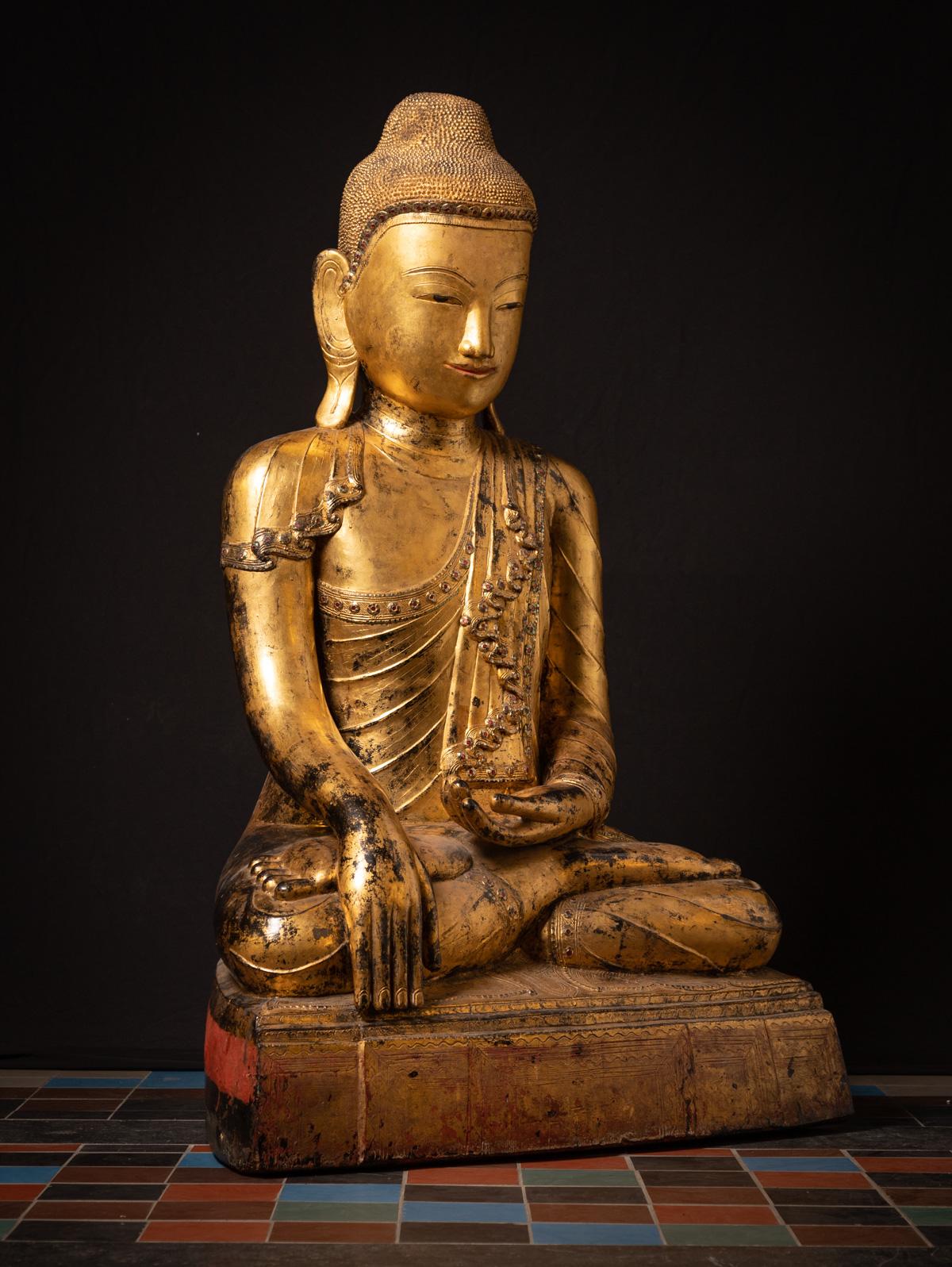 XVIIIe siècle Très grande statue de Bouddha birmane ancienne et spéciale en vente 10