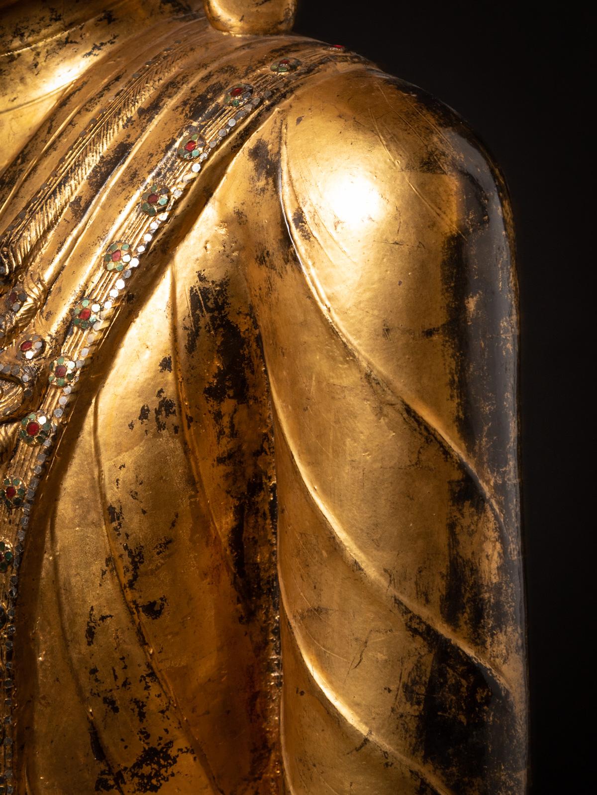 XVIIIe siècle Très grande statue de Bouddha birmane ancienne et spéciale en vente 3