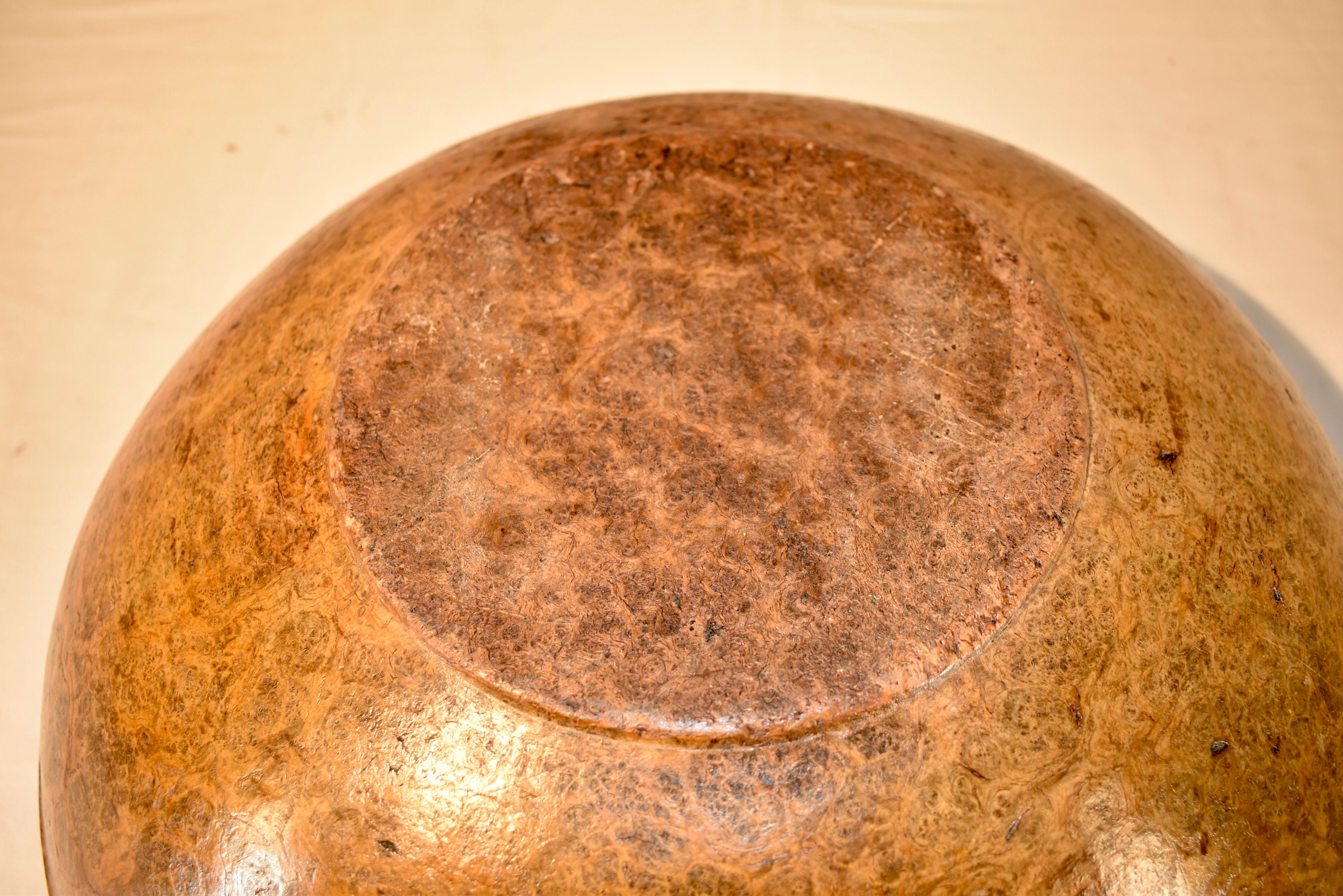 18th Century Very Large Burl Bowl For Sale 4