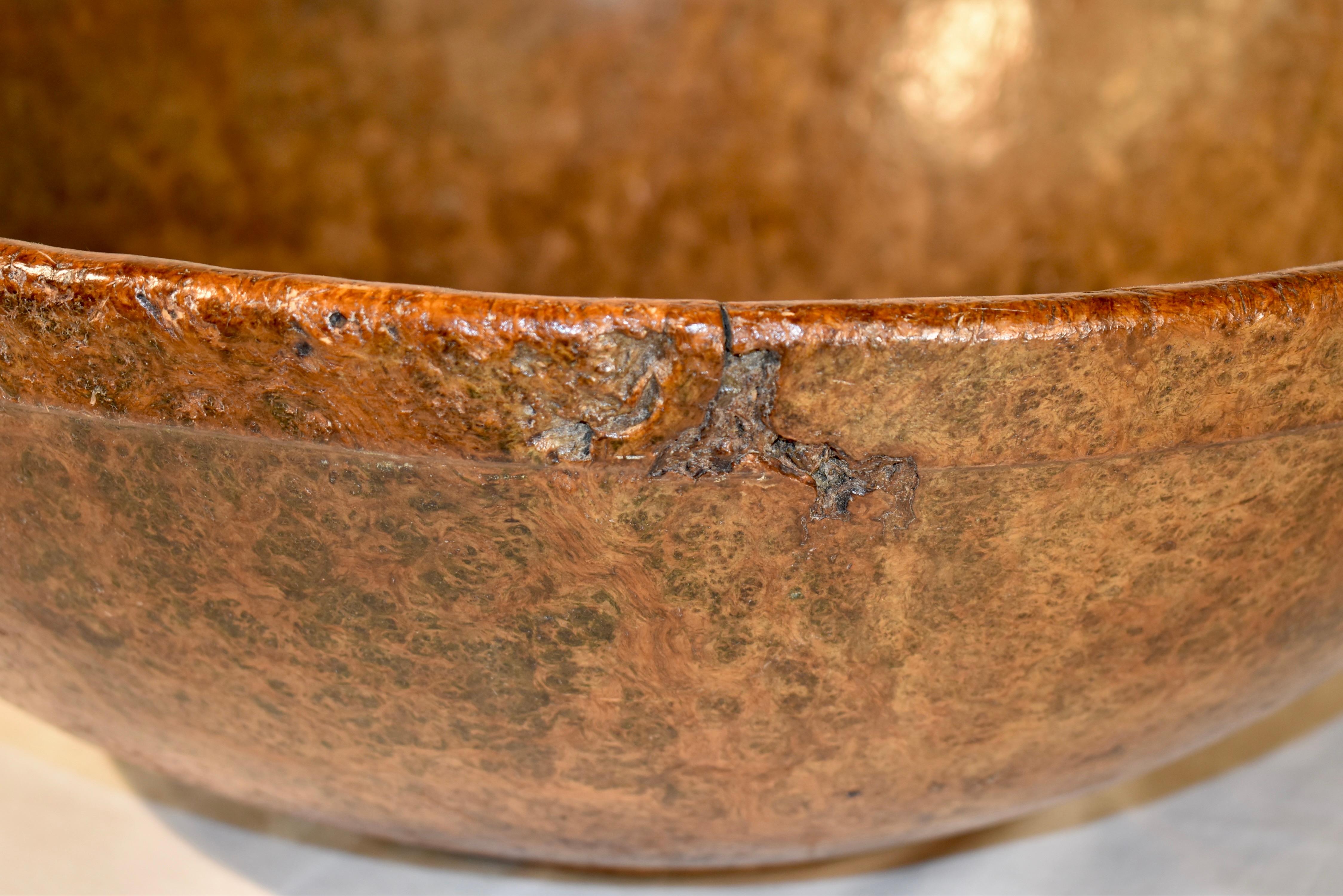 18th Century Very Large Burl Bowl In Good Condition For Sale In High Point, NC