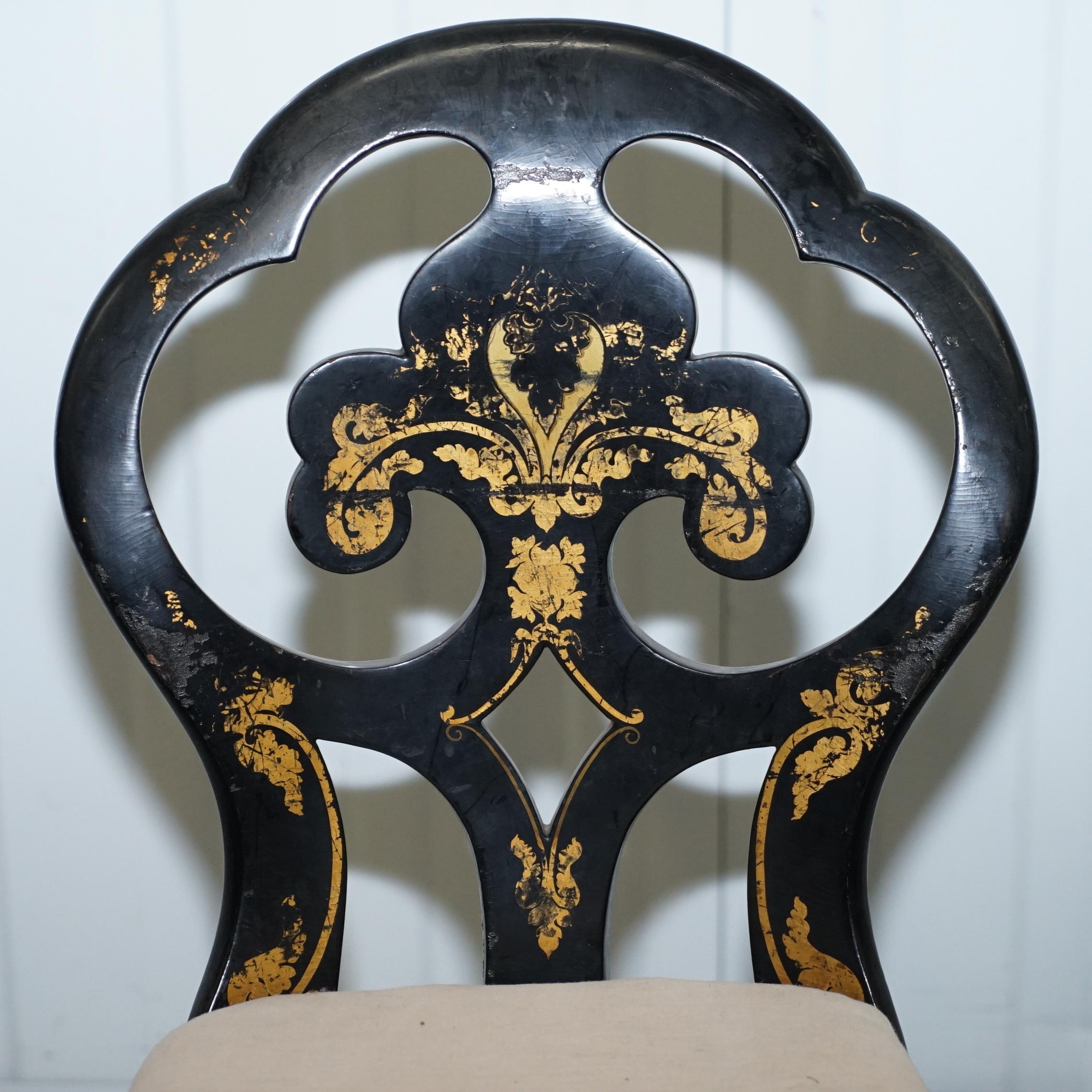 Hand-Crafted 18th Century Very Rare Early Georgian Hand Painted Chinoiserie Ebonized Chair