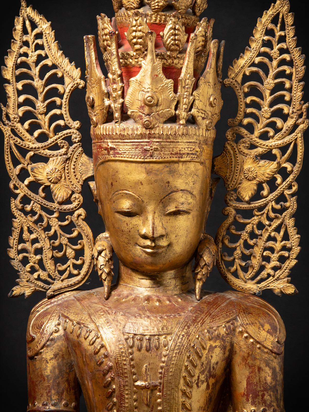 18. Jahrhundert Ganz besonderer antiker birmanischer gekrönter Buddha in Bhumisparsha Mudra im Angebot 1