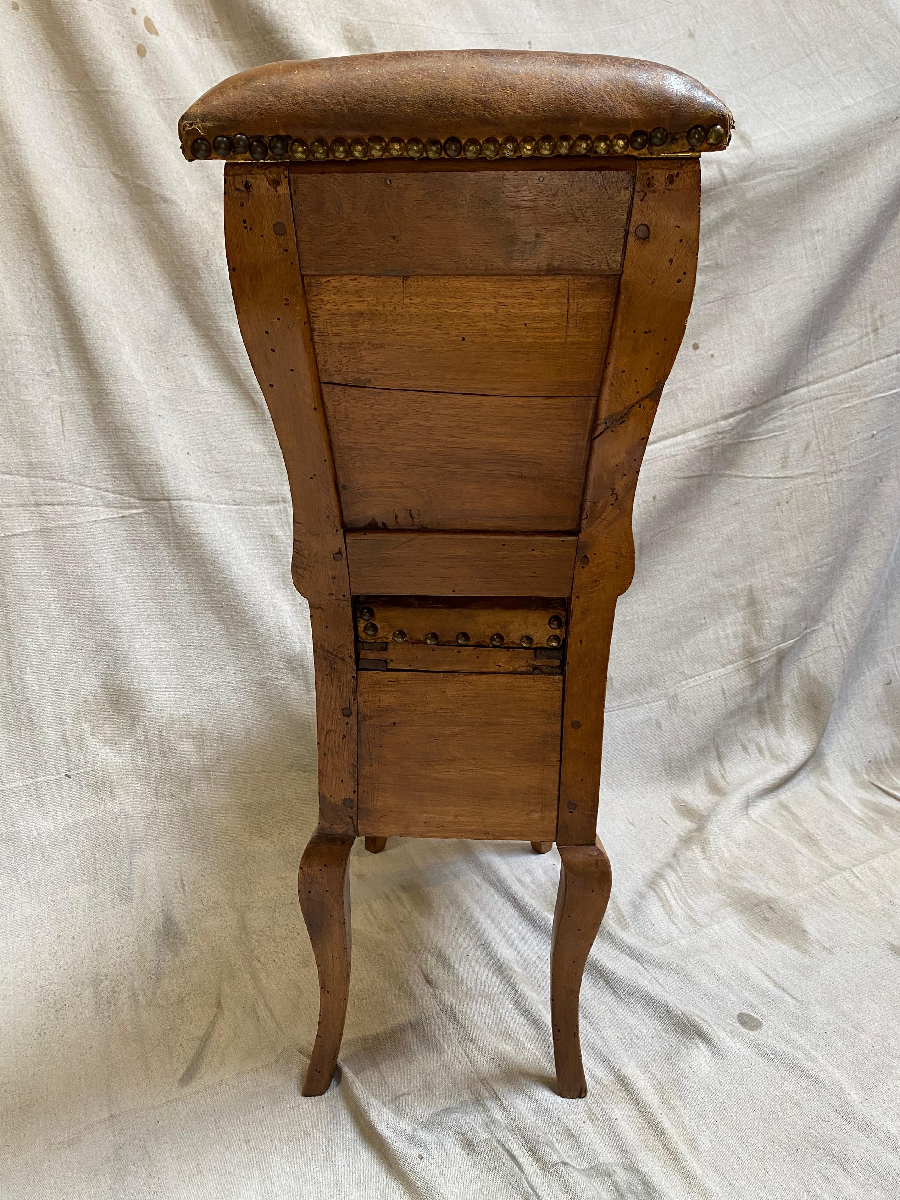 18. Jahrhundert Vintage Französisch Kommode Stuhl (Messing) im Angebot