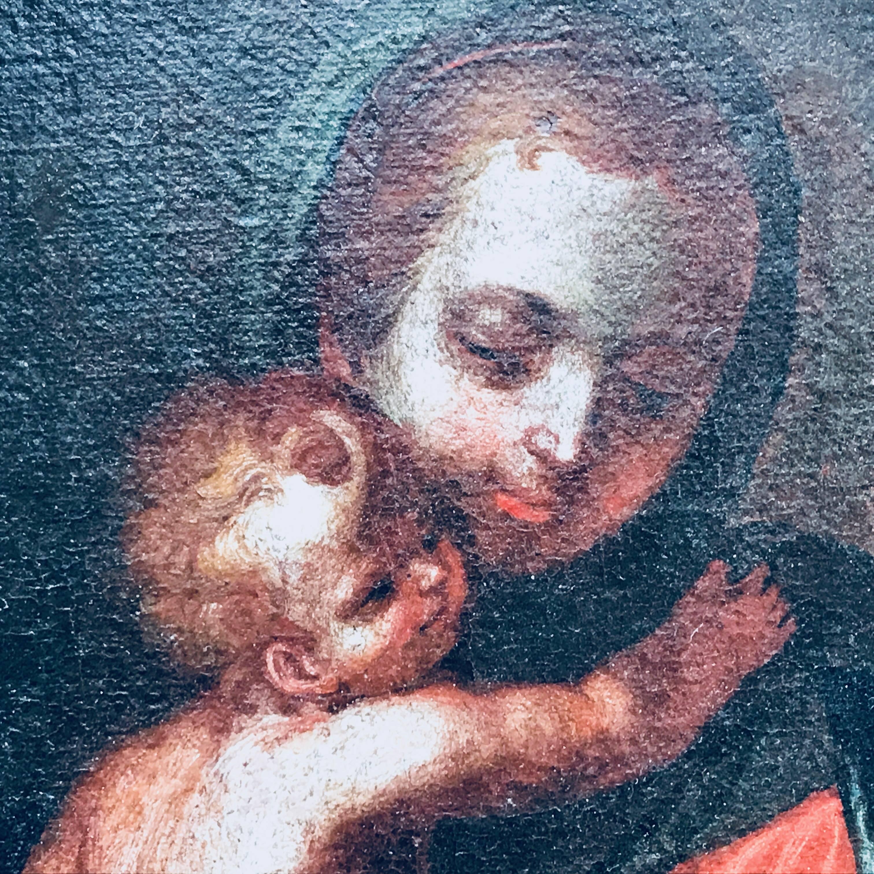 18th Century Italian Venetian School Virgin with Child Oval Religious Painting In Good Condition In Milan, IT