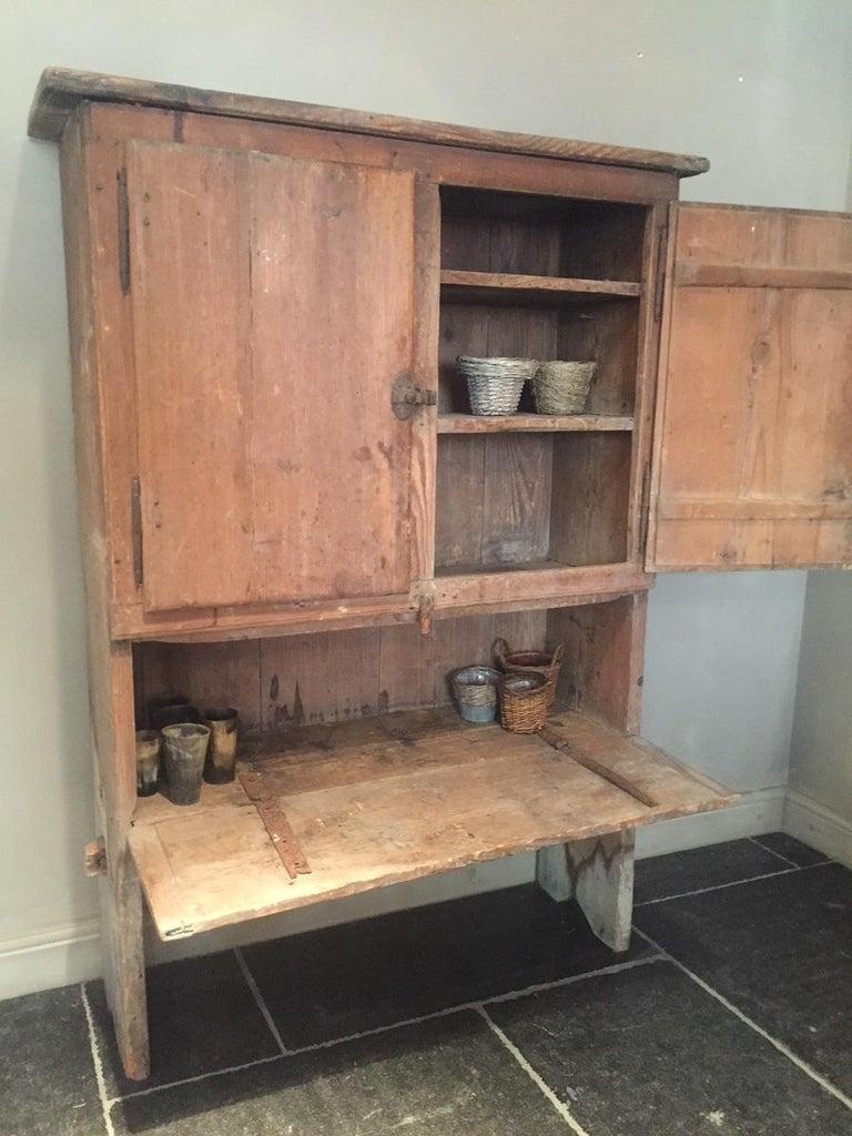 XVIIIe siècle Armoire de cuisine de montagne Wabi Sabi du 18e siècle en vente