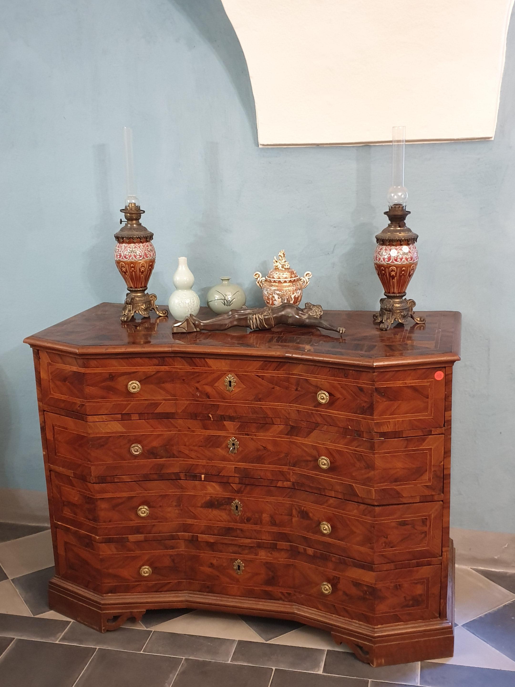 18th Century Wallnut Dresser For Sale 2
