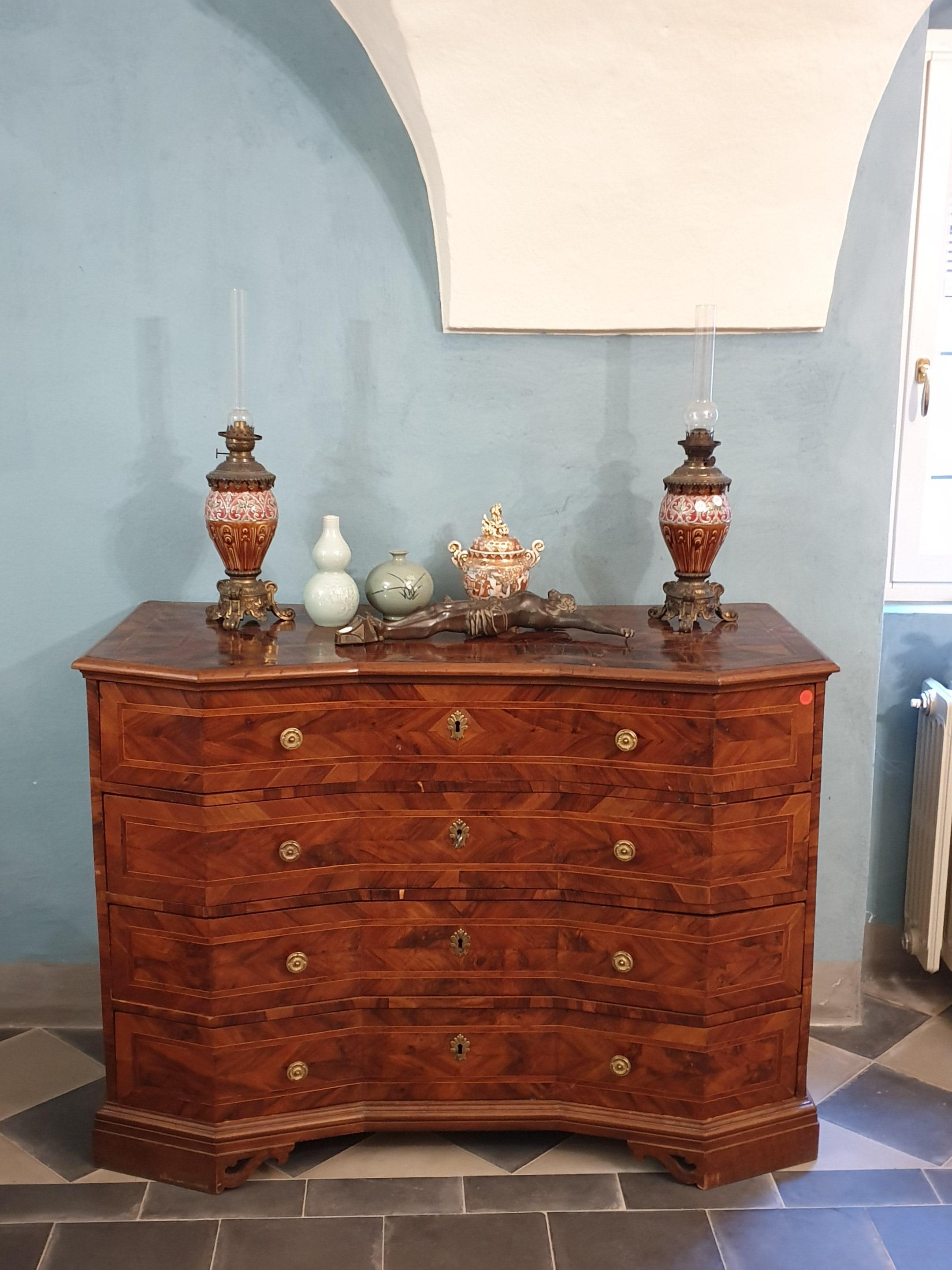 18th Century Wallnut Dresser For Sale 3