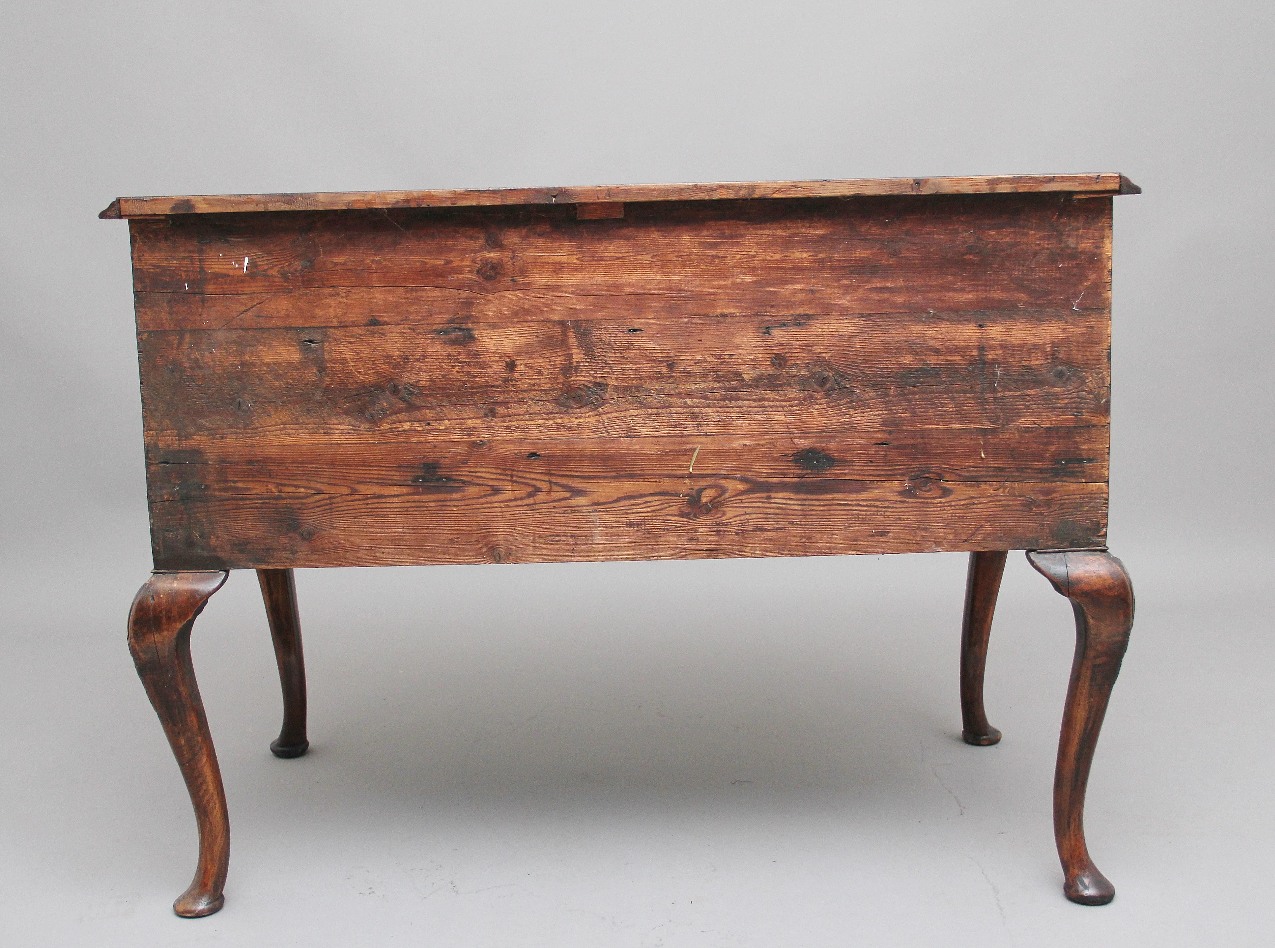 18th Century Walnut and Feather Banded Lowboy In Good Condition For Sale In Martlesham, GB