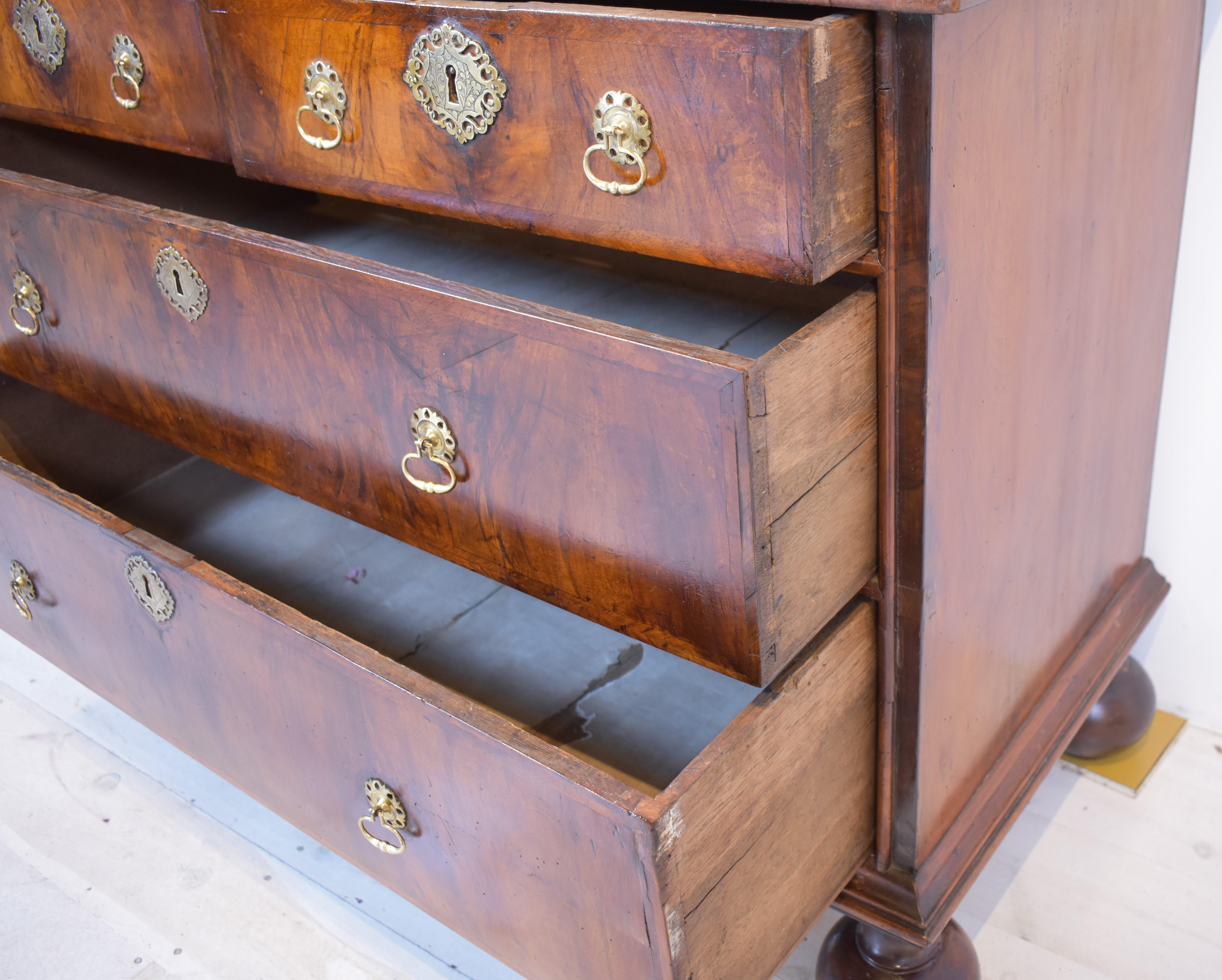 18th century walnut and pollard oak seretaire abbatant For Sale 5