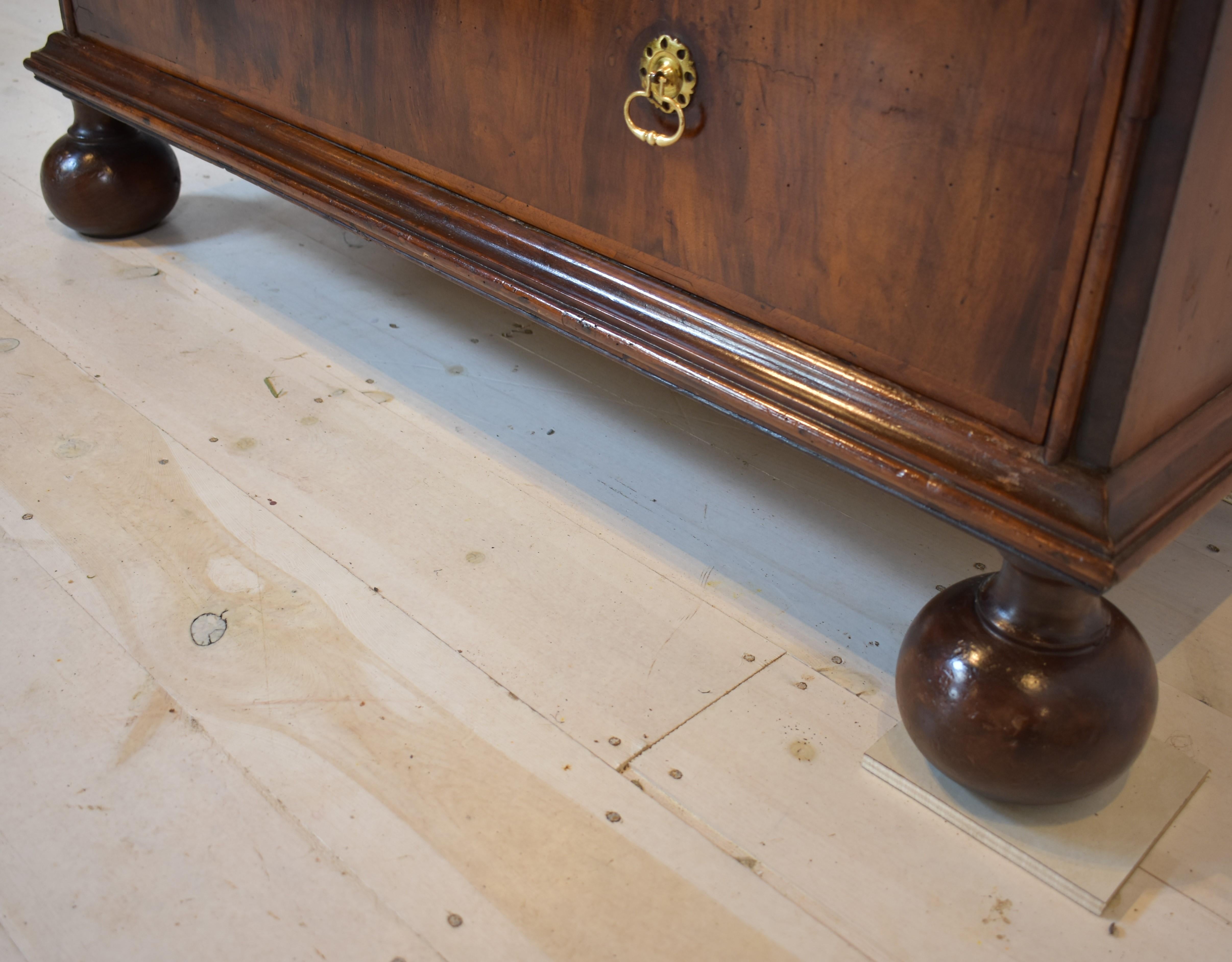 18th century walnut and pollard oak seretaire abbatant For Sale 10