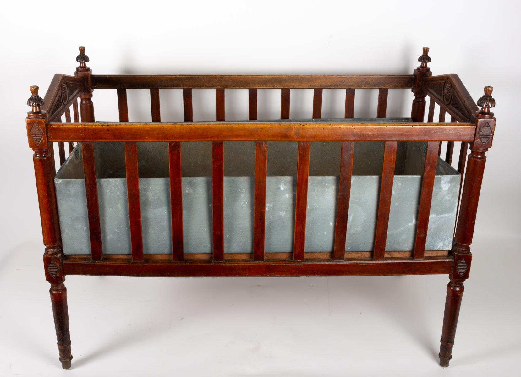 18th Century Walnut Baby Bed 3