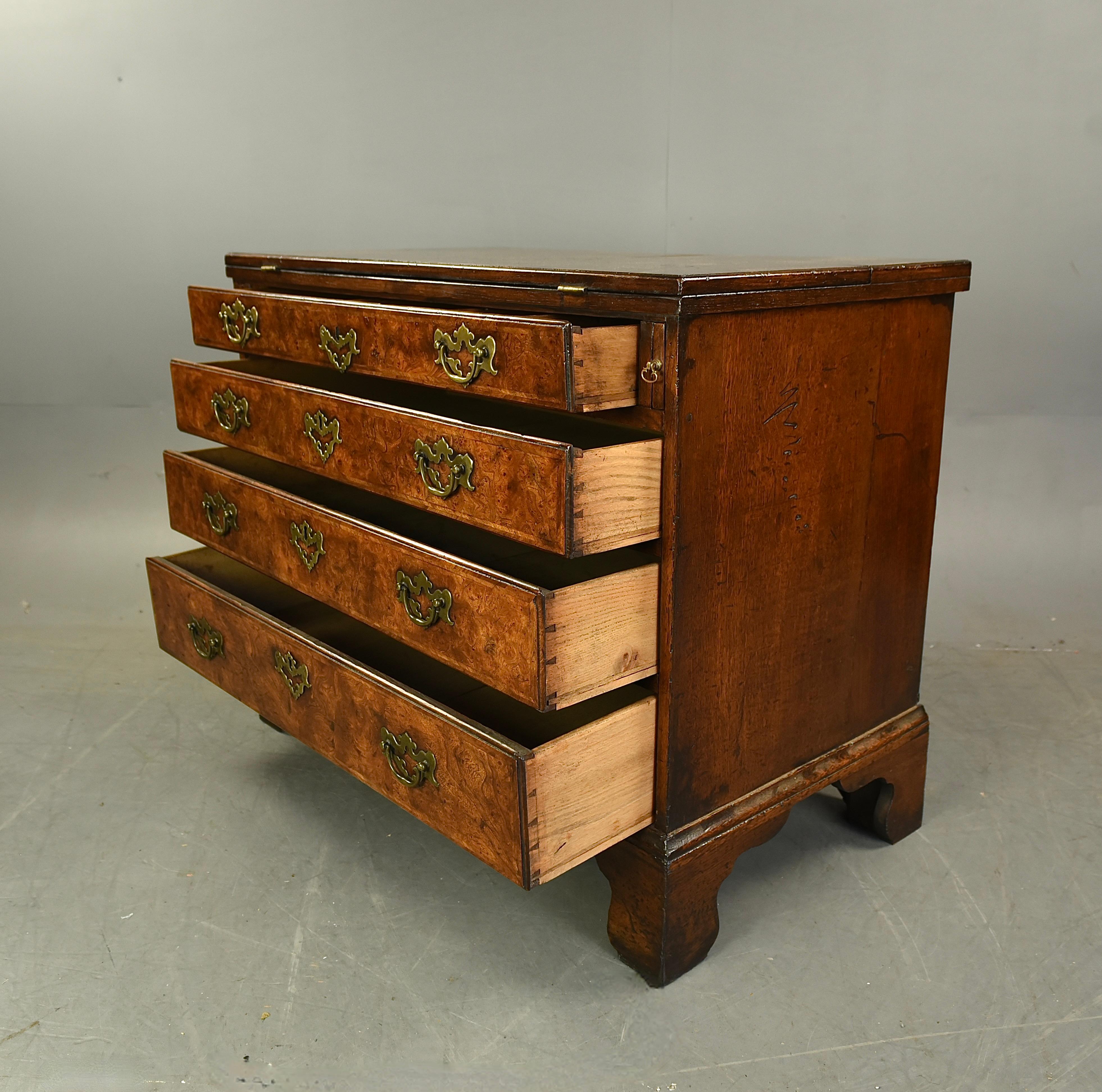 18th century walnut Bachelors chest of drawers commode  3