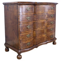 18th Century Walnut Baroque Serpentine Commode 18th Century Walnut Baroque Serpentine Commode