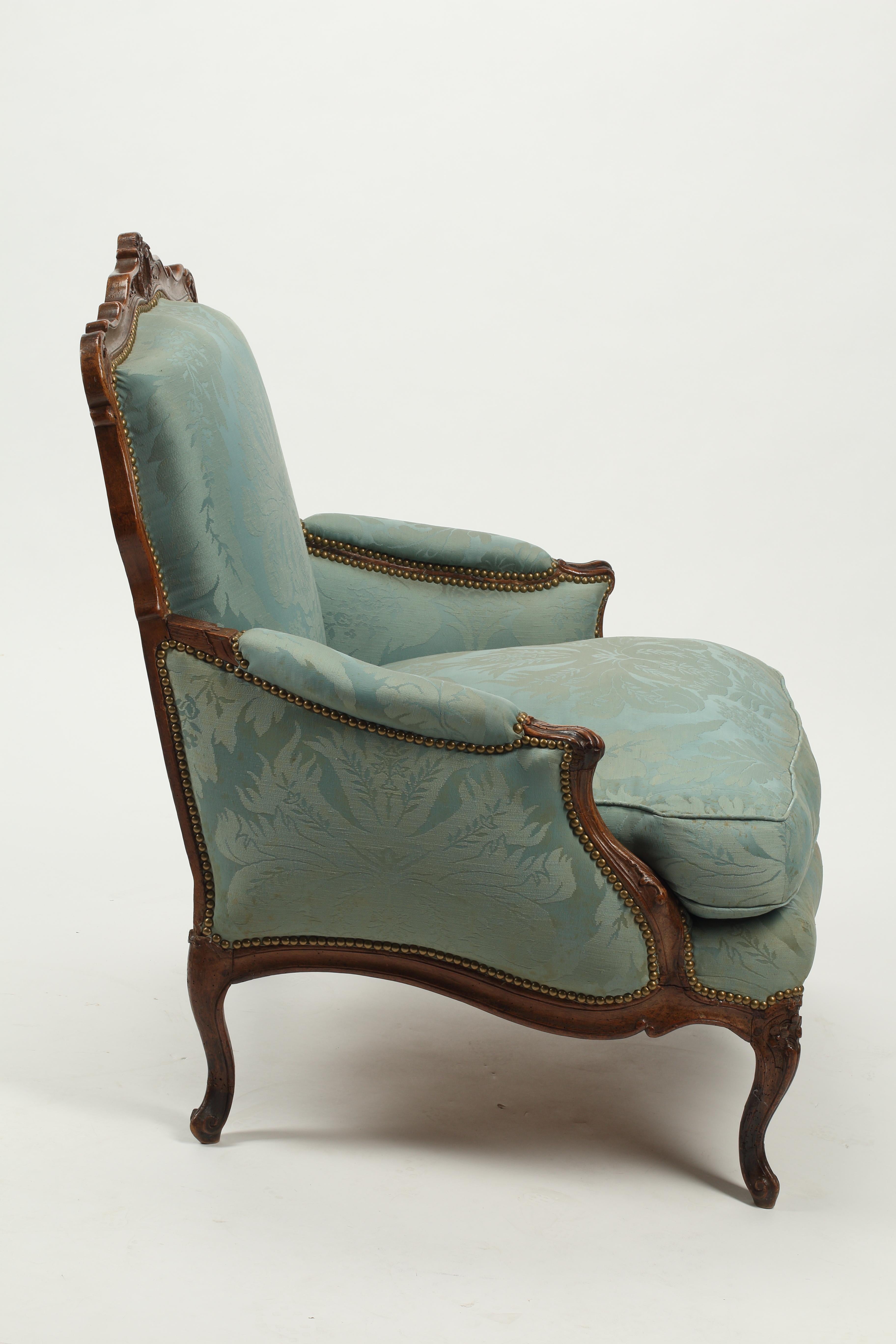 18th Century Walnut Bregere, Upholstered For Sale 2
