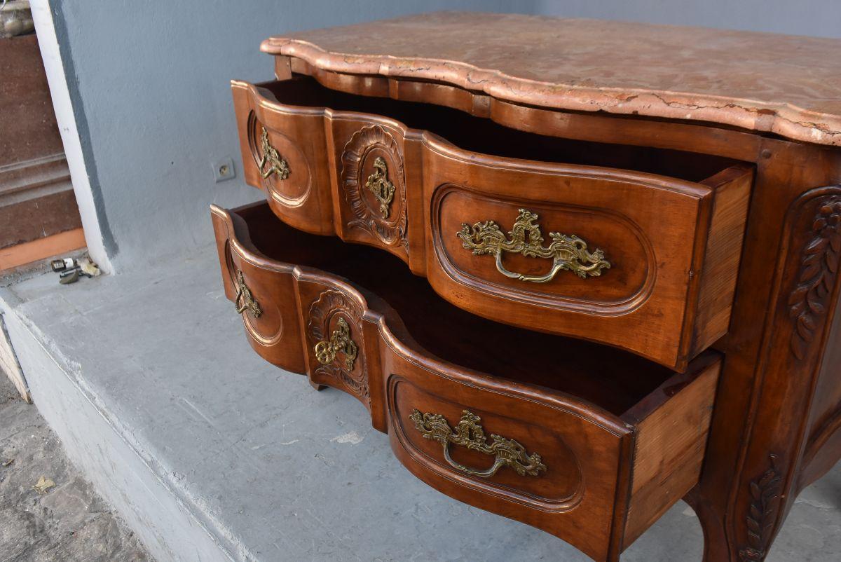 18th Century Walnut Chest For Sale 7