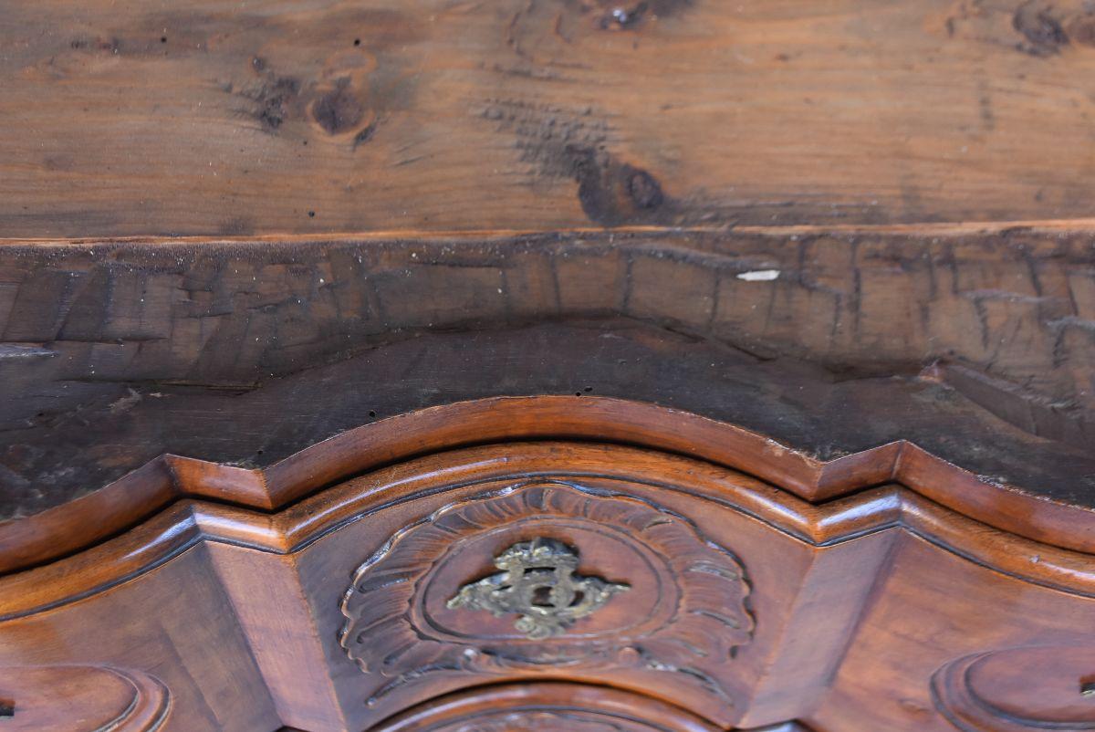 18th Century Walnut Chest For Sale 9